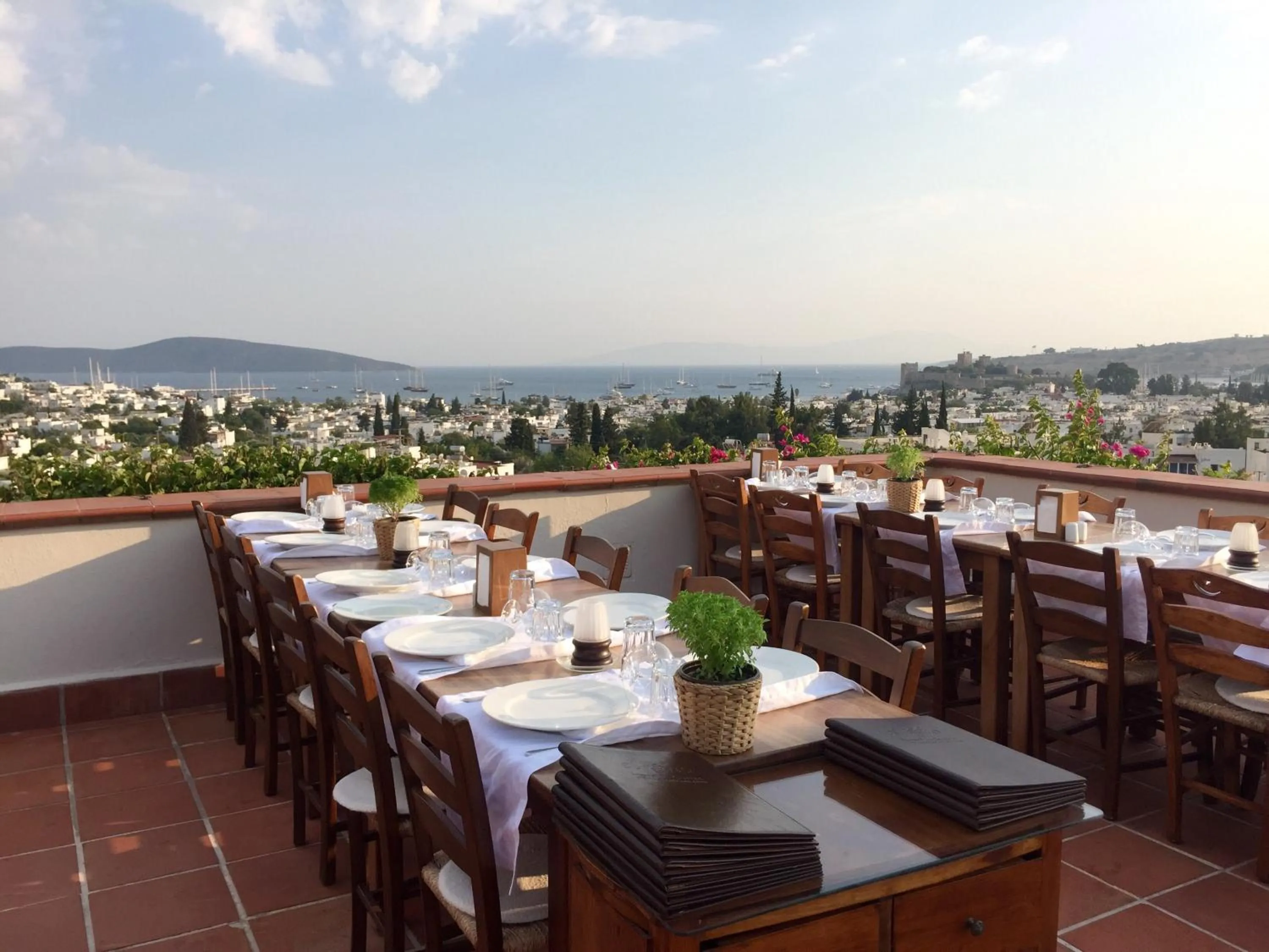 Restaurant/places to eat in El Vino Hotel & Suites