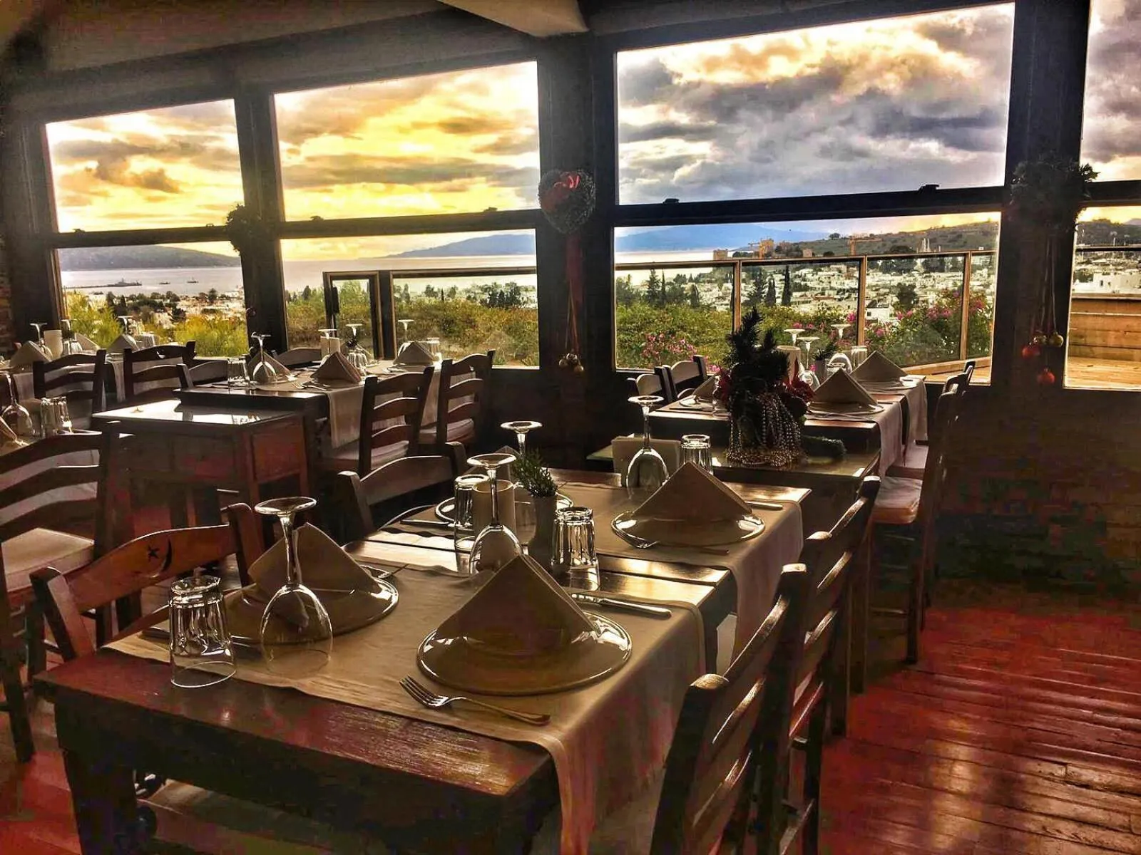 El Vino Hotel & Suites