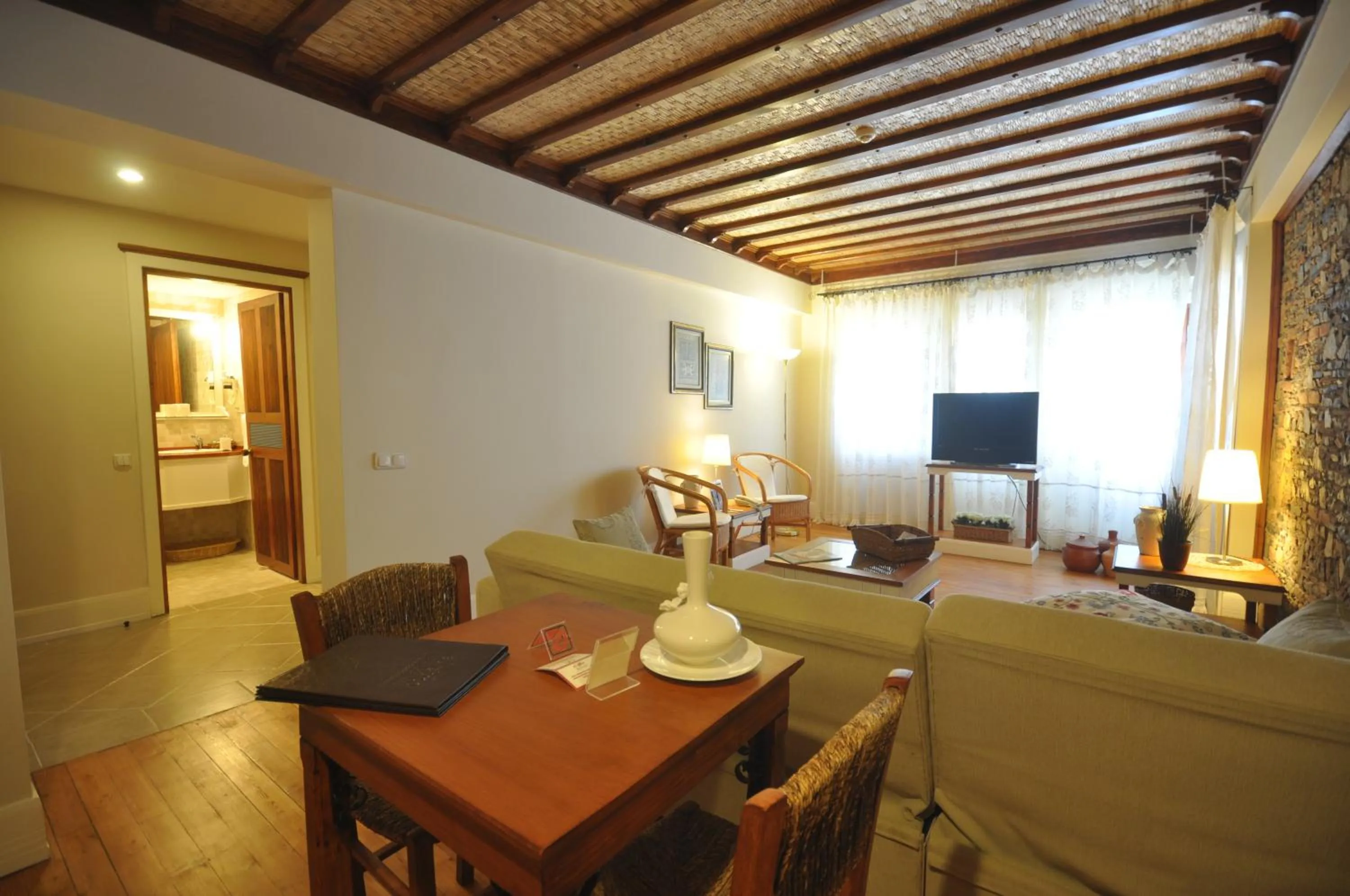 Living room in El Vino Hotel & Suites