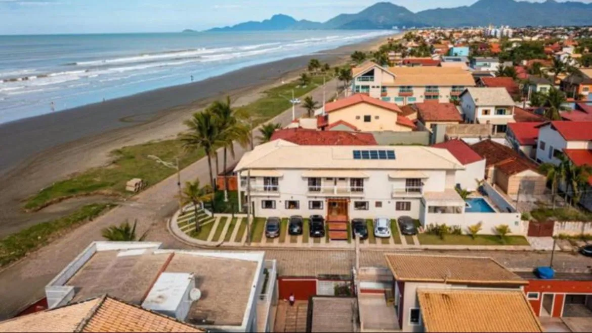 Mar Egeu Arte & Pouso