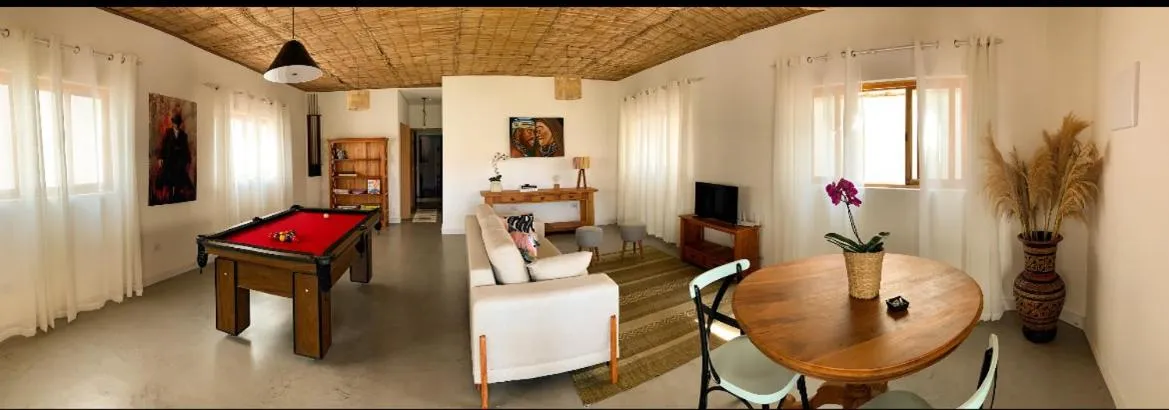 Mar Egeu Arte & Pouso