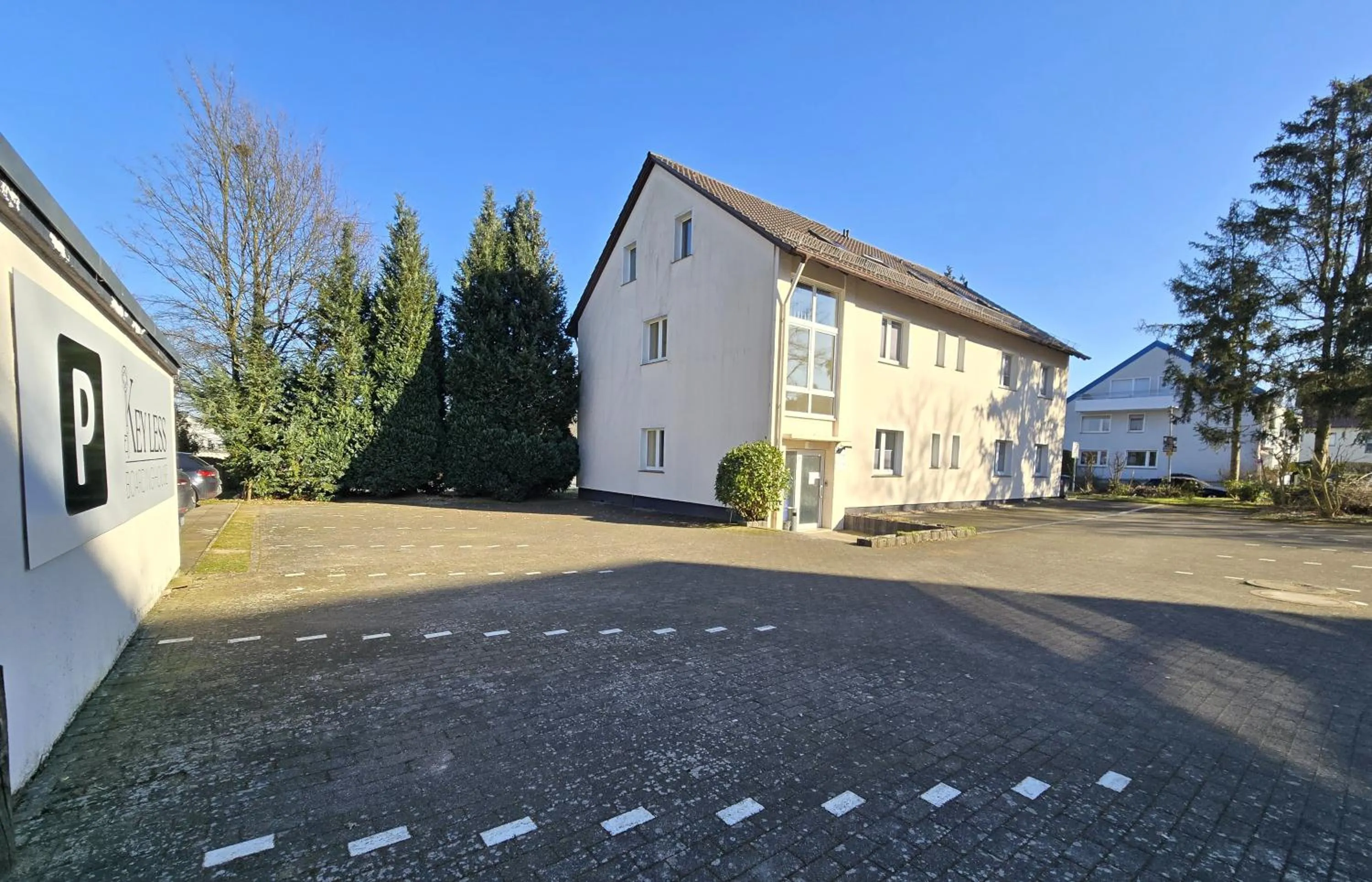 Property building in Keyless Boardinghouse