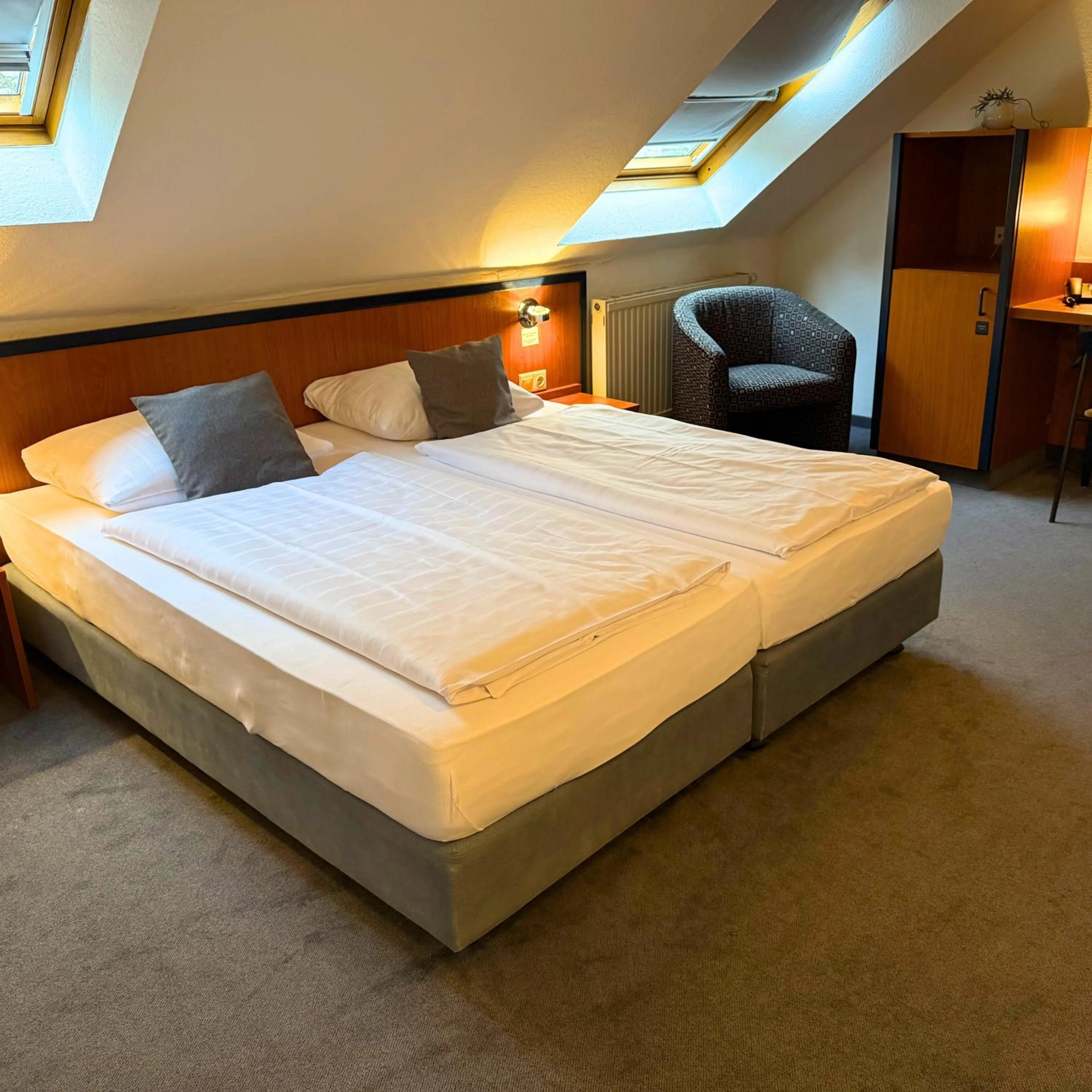 Photo of the whole room, Bed in Keyless Boardinghouse