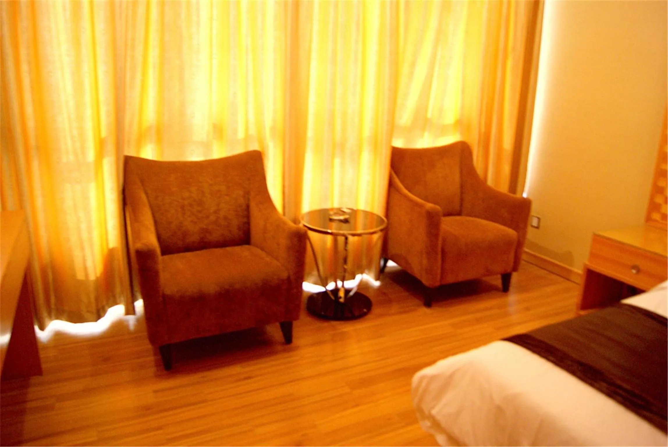 Seating area in Foshan Royal Prince Hotel