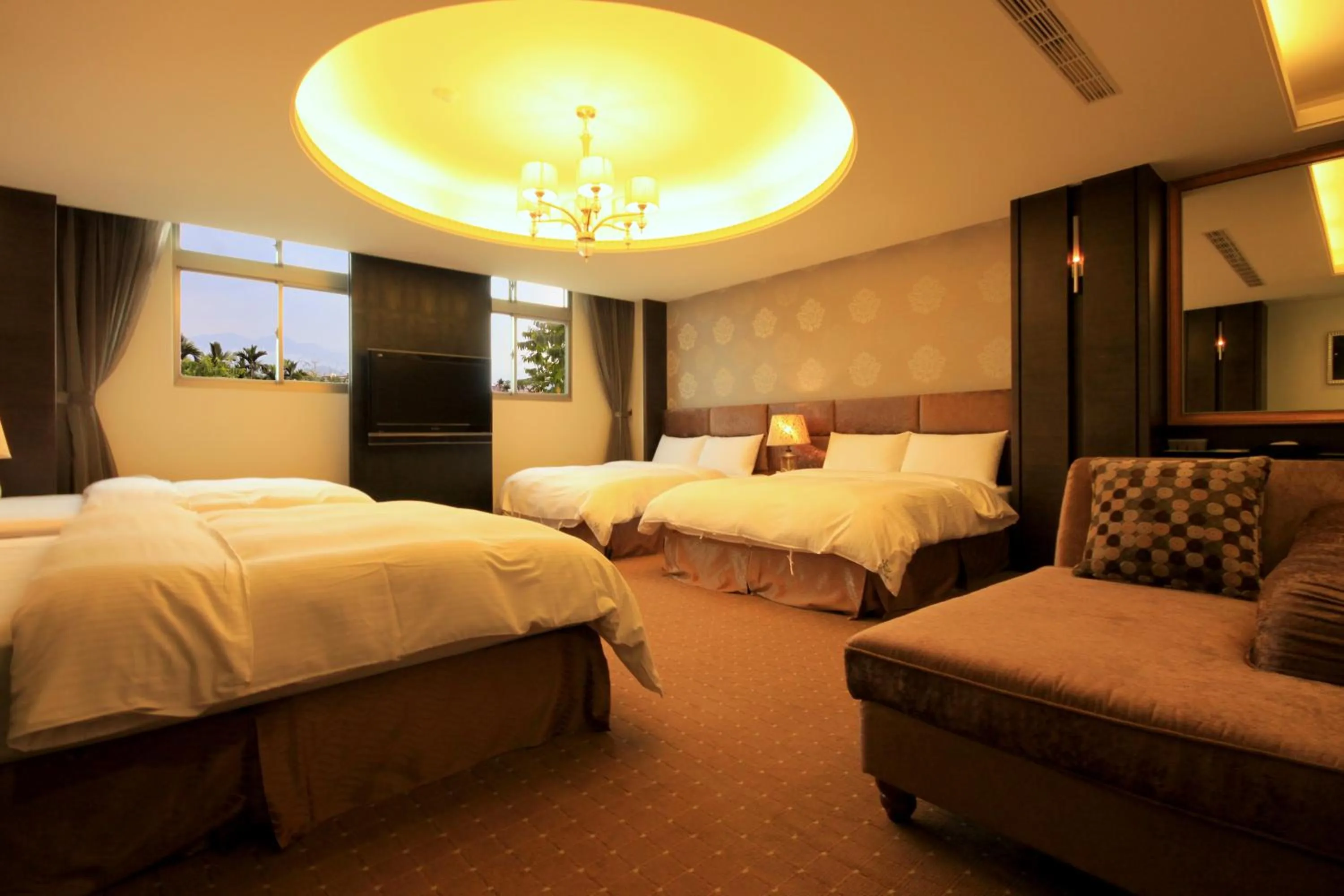 Photo of the whole room, Bed in Mountain Fish Water Hotel