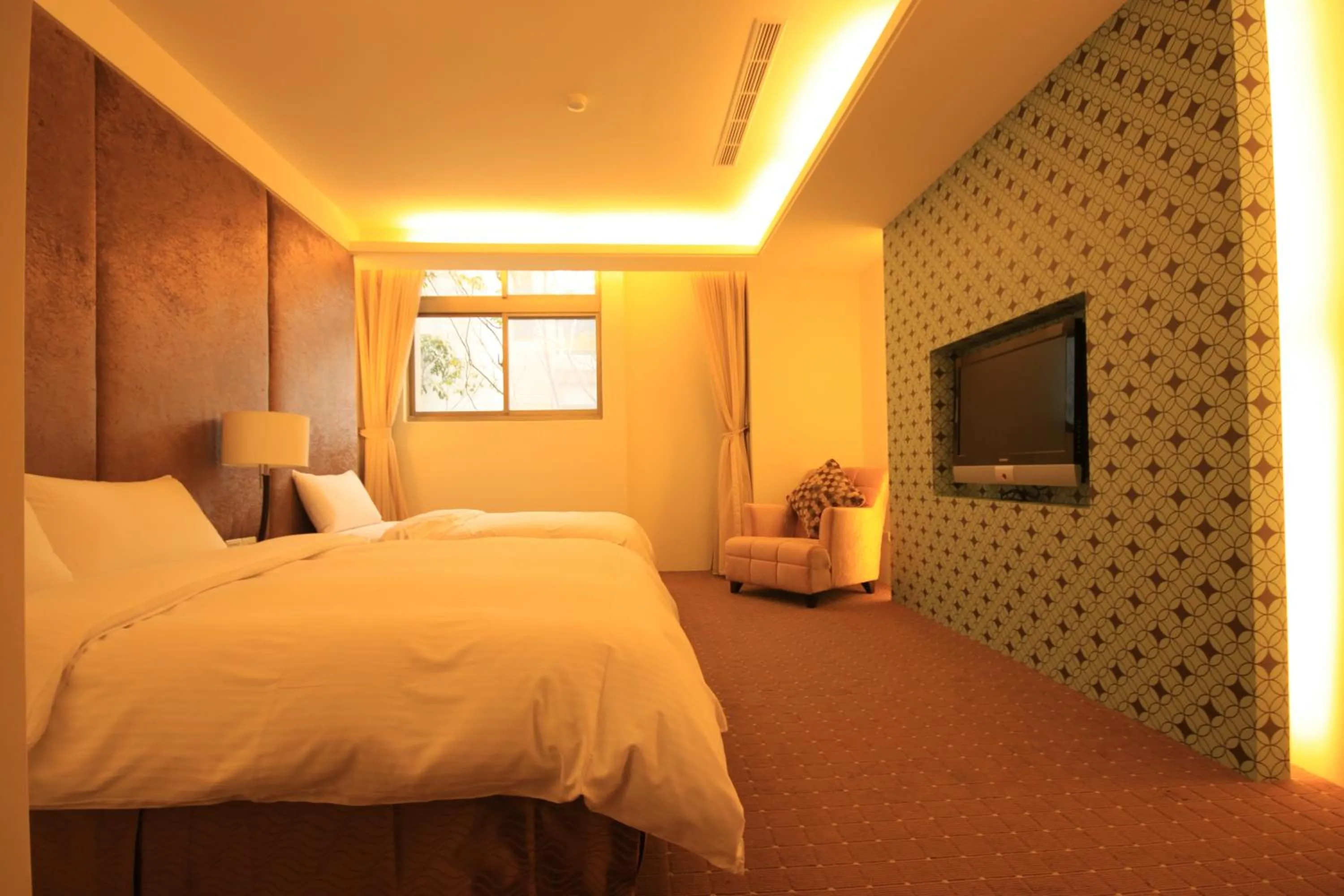 Photo of the whole room, Bed in Mountain Fish Water Hotel