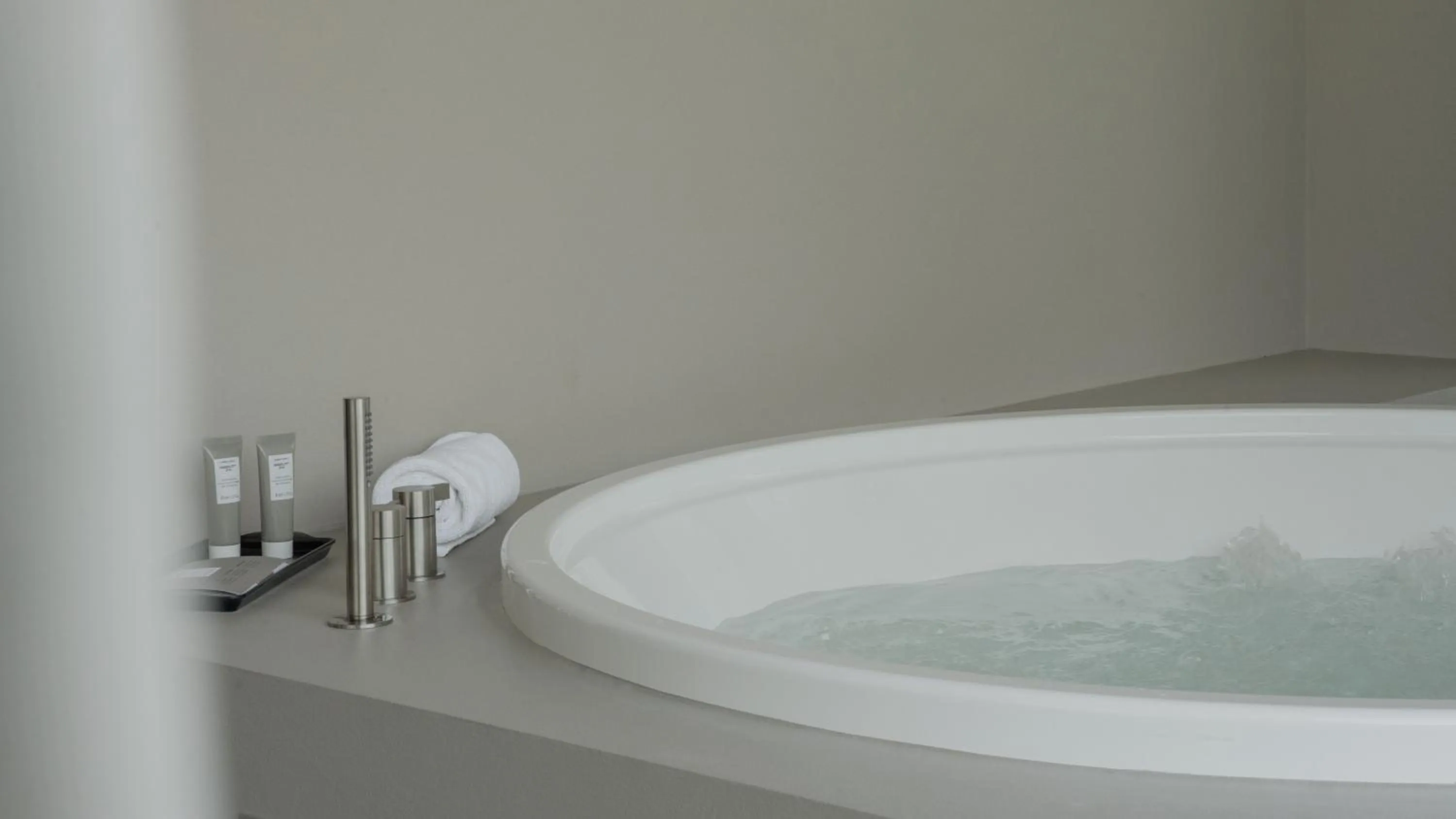 Hot Tub in Hotel Piccola Vela