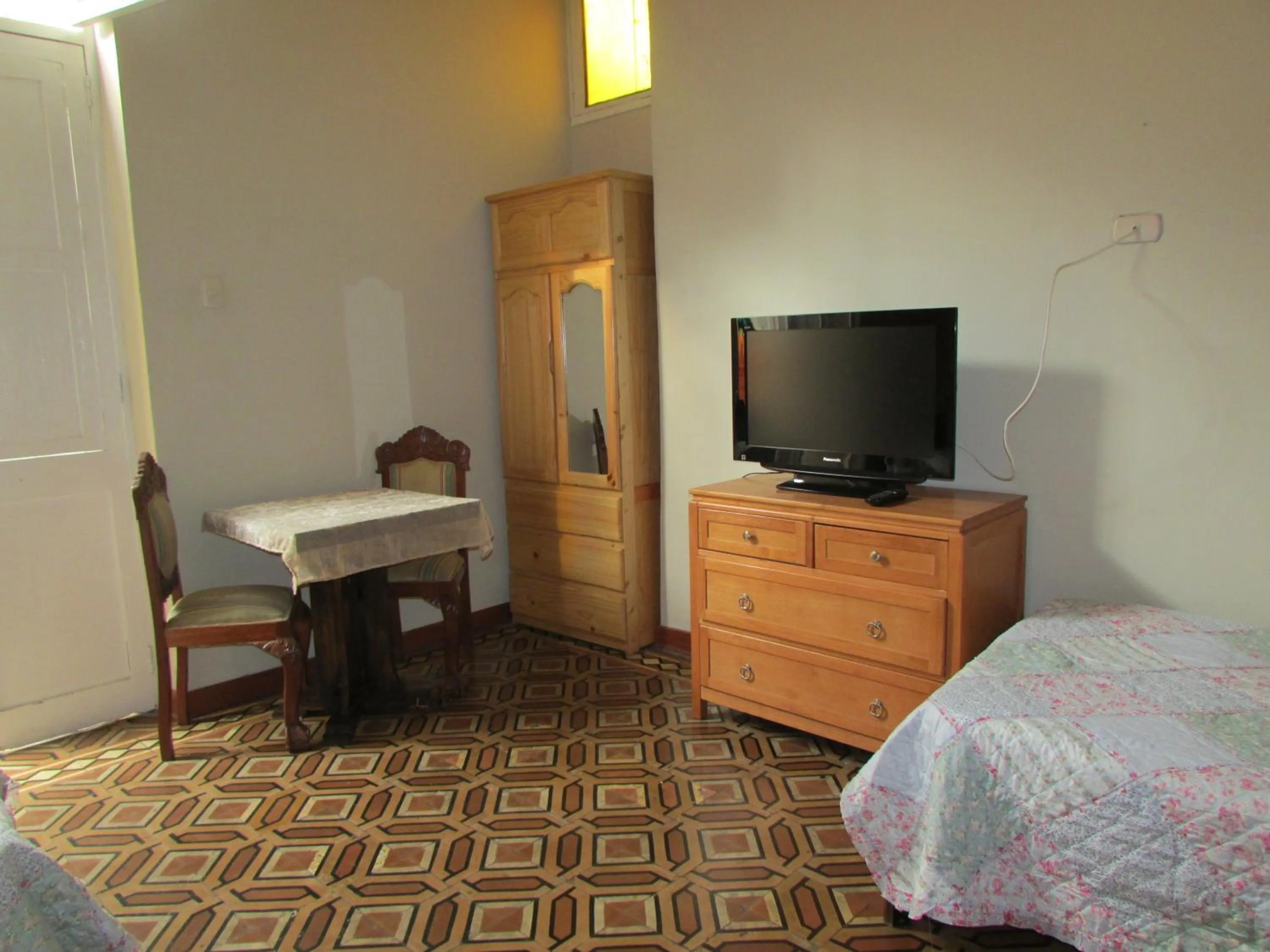 TV and multimedia in Residencial Miraflores B&B