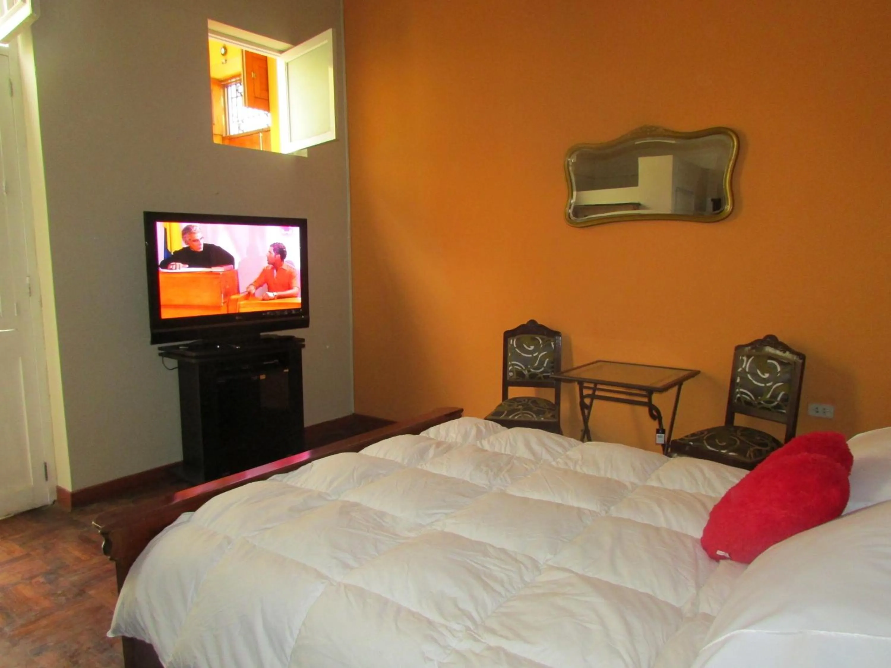 Photo of the whole room in Residencial Miraflores B&B