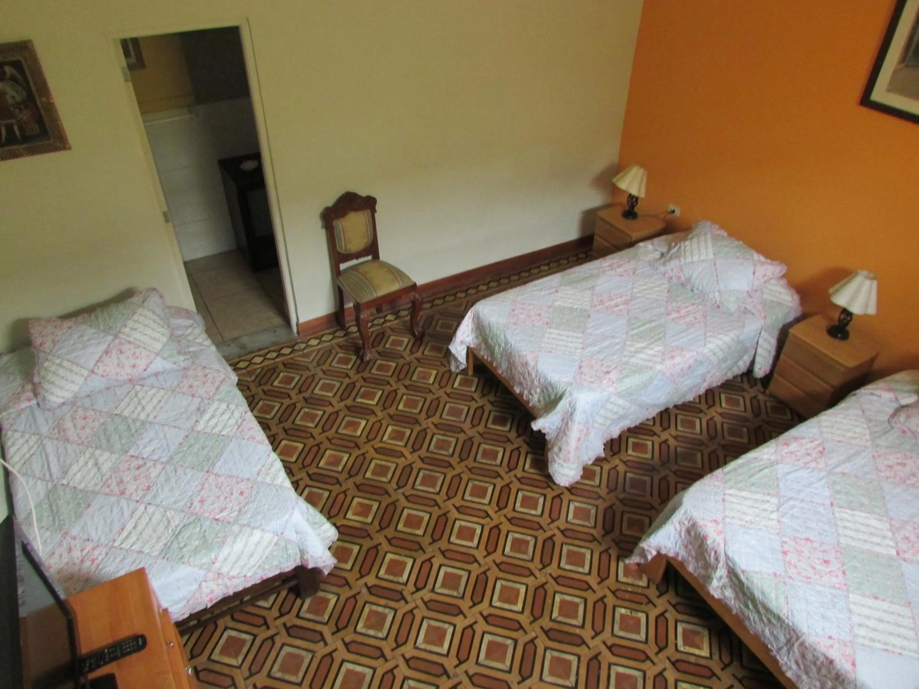 Photo of the whole room in Residencial Miraflores B&B