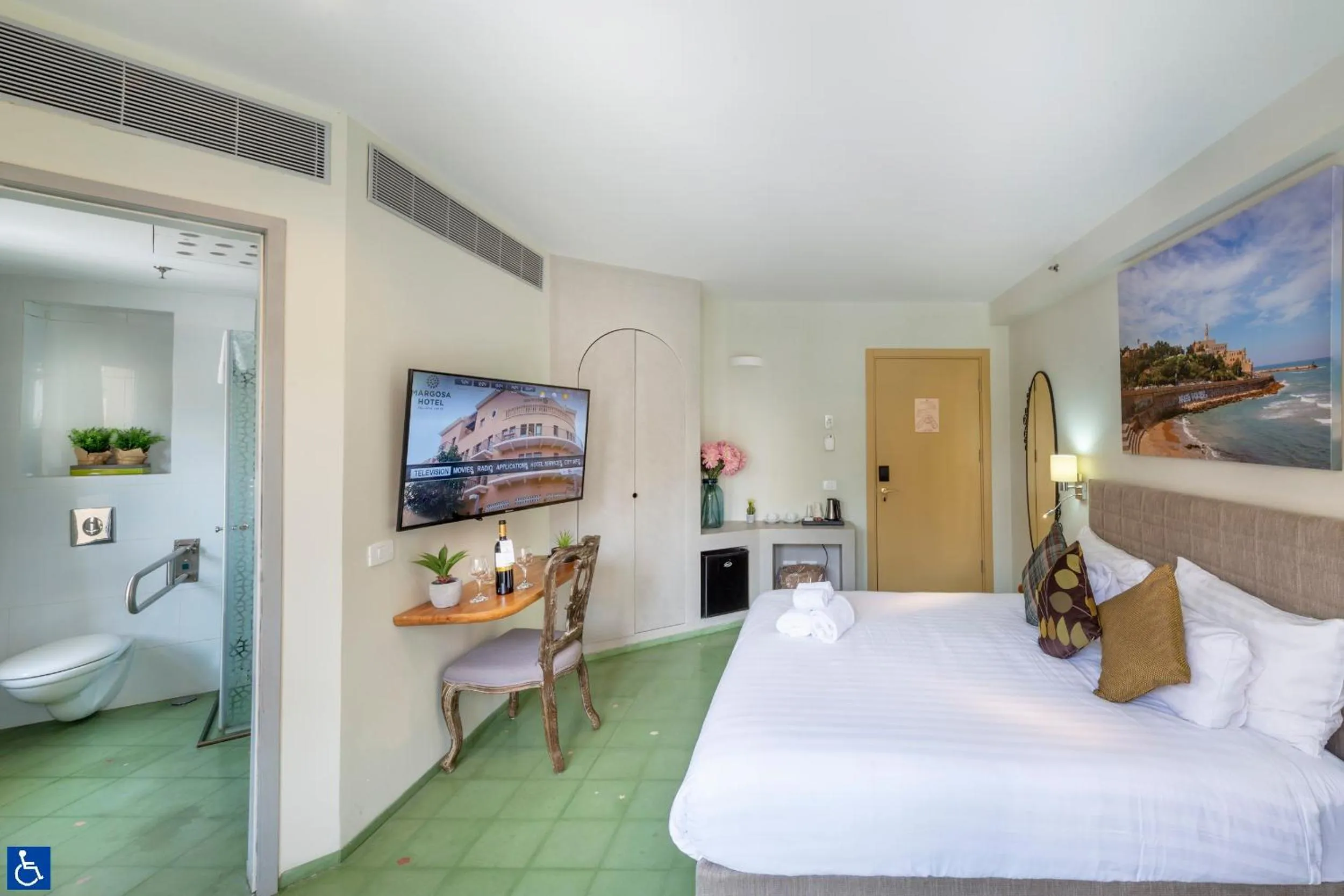 Facility for disabled guests, Bed in Margosa Boutique Hotel Tel-Aviv Jaffa