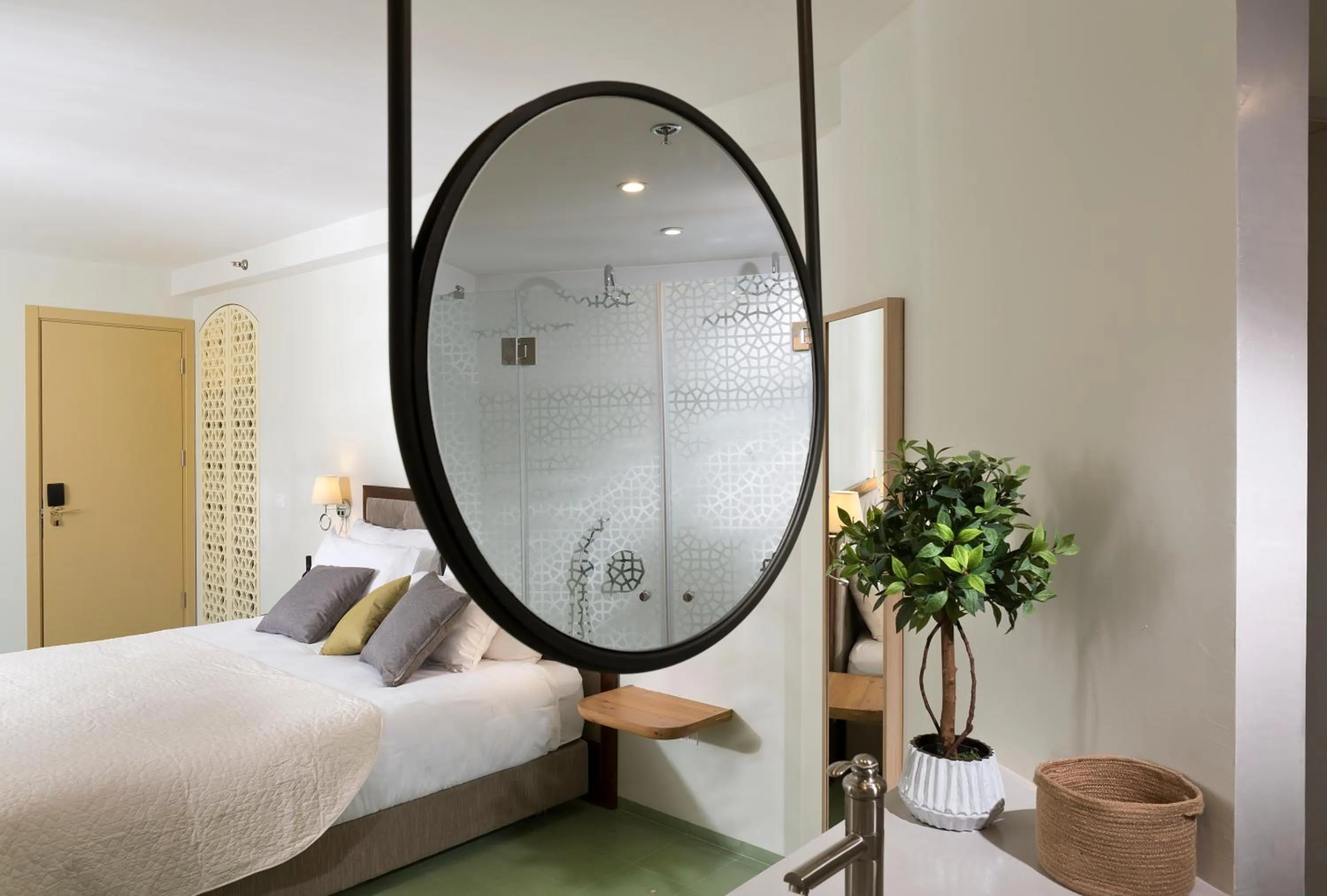 Bathroom, Bed in Margosa Boutique Hotel Tel-Aviv Jaffa