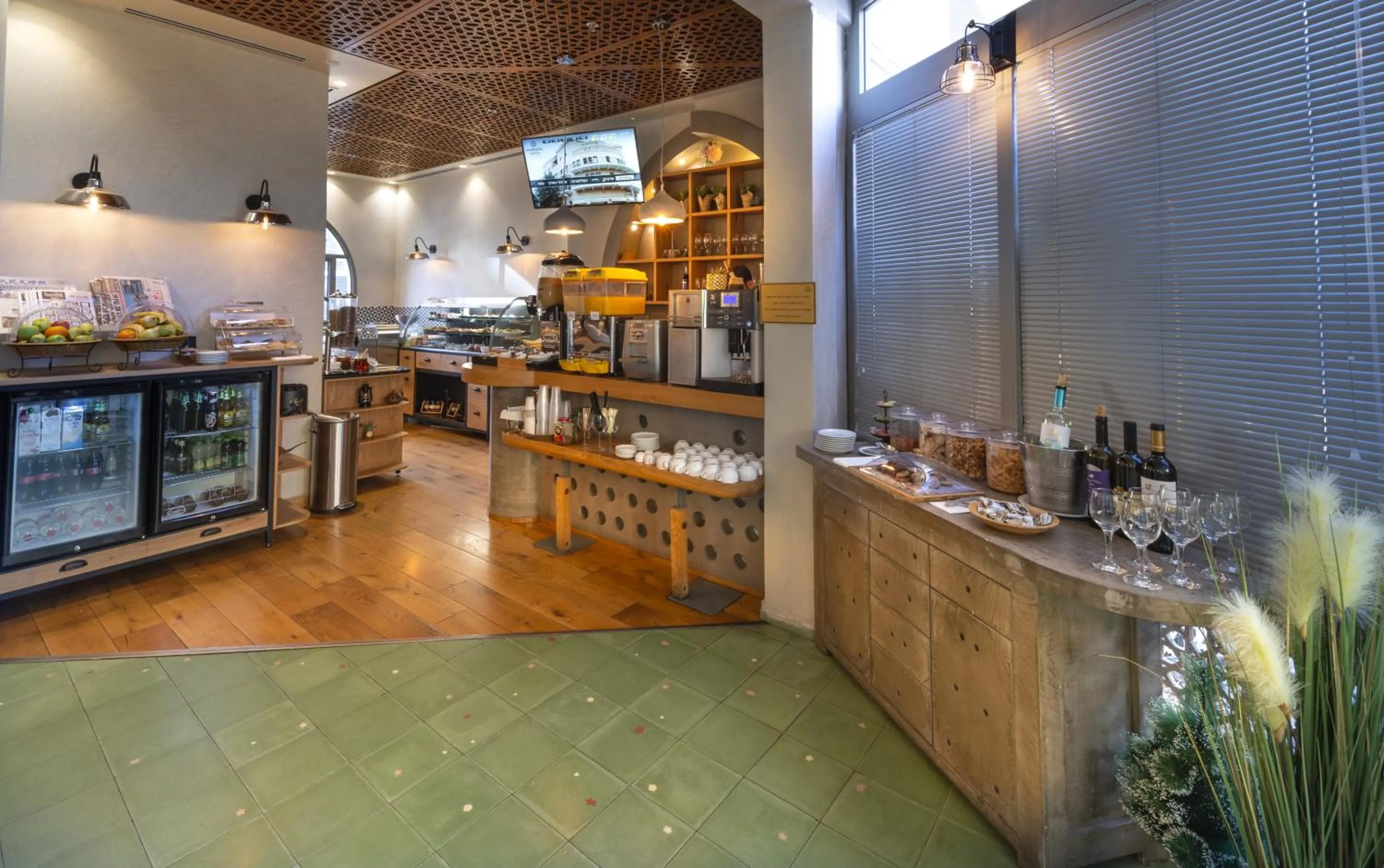 Food and drinks in Margosa Boutique Hotel Tel-Aviv Jaffa