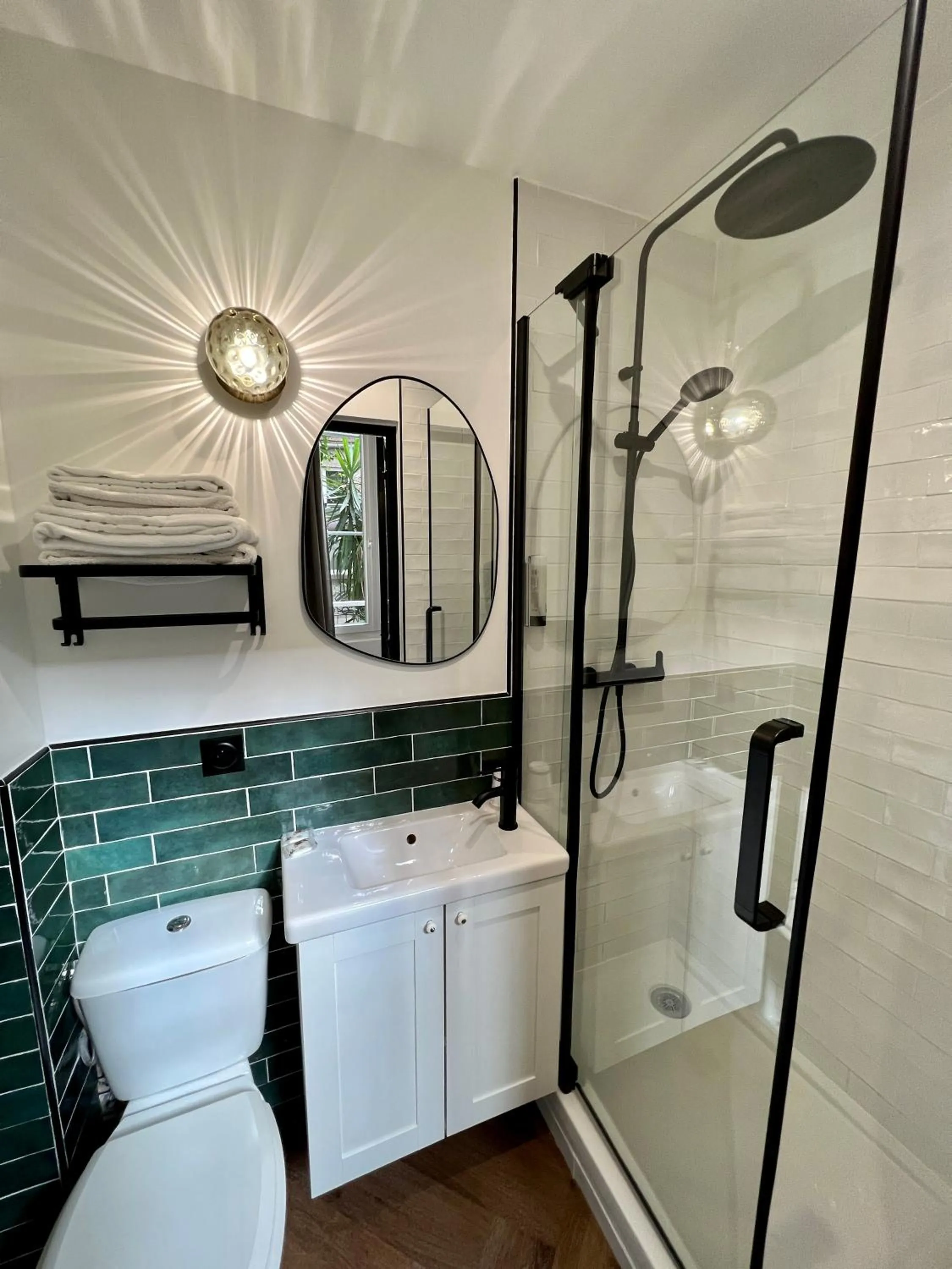 Bathroom in Hôtel des Beaux Arts