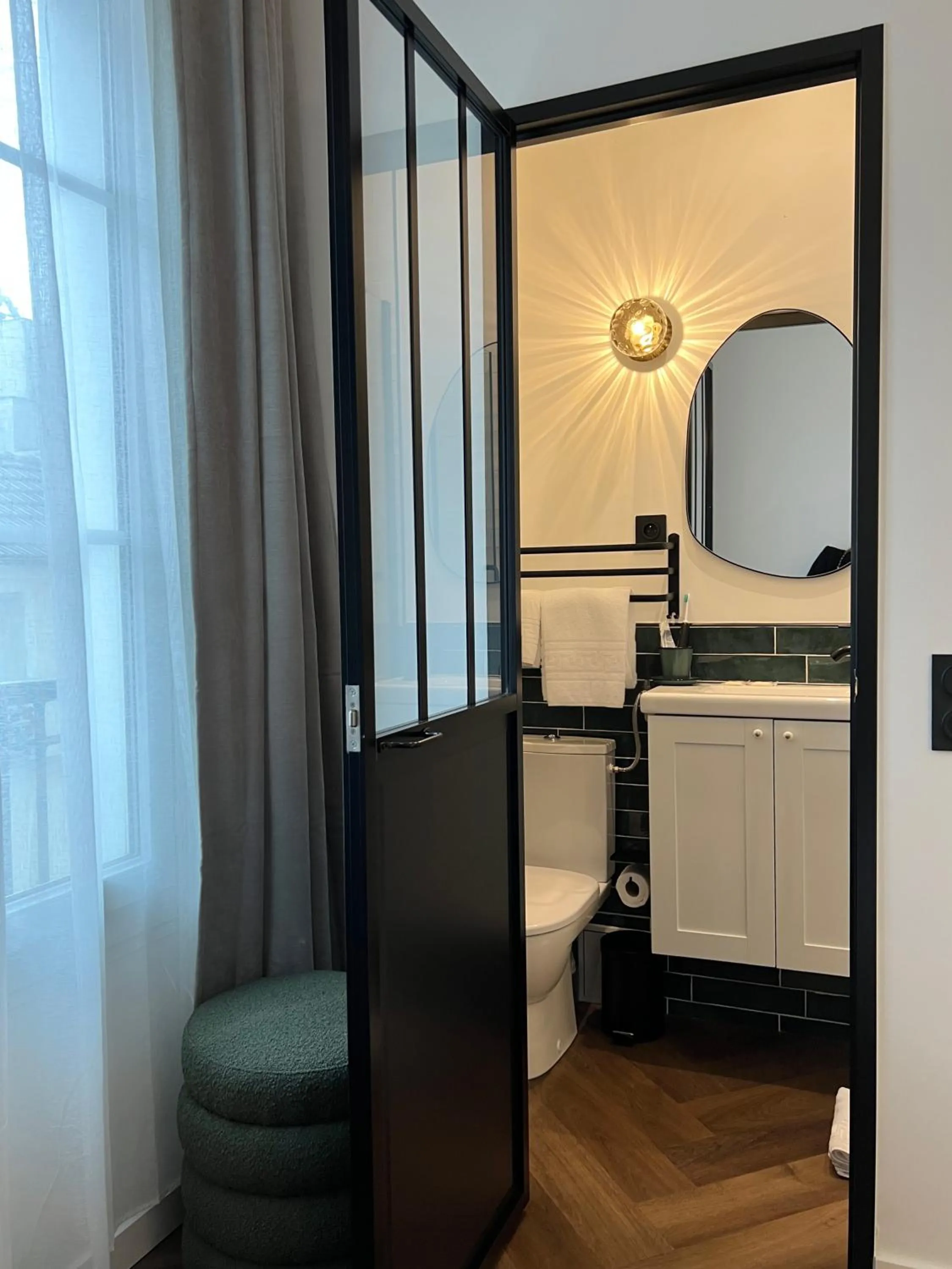 Bathroom in Hôtel des Beaux Arts