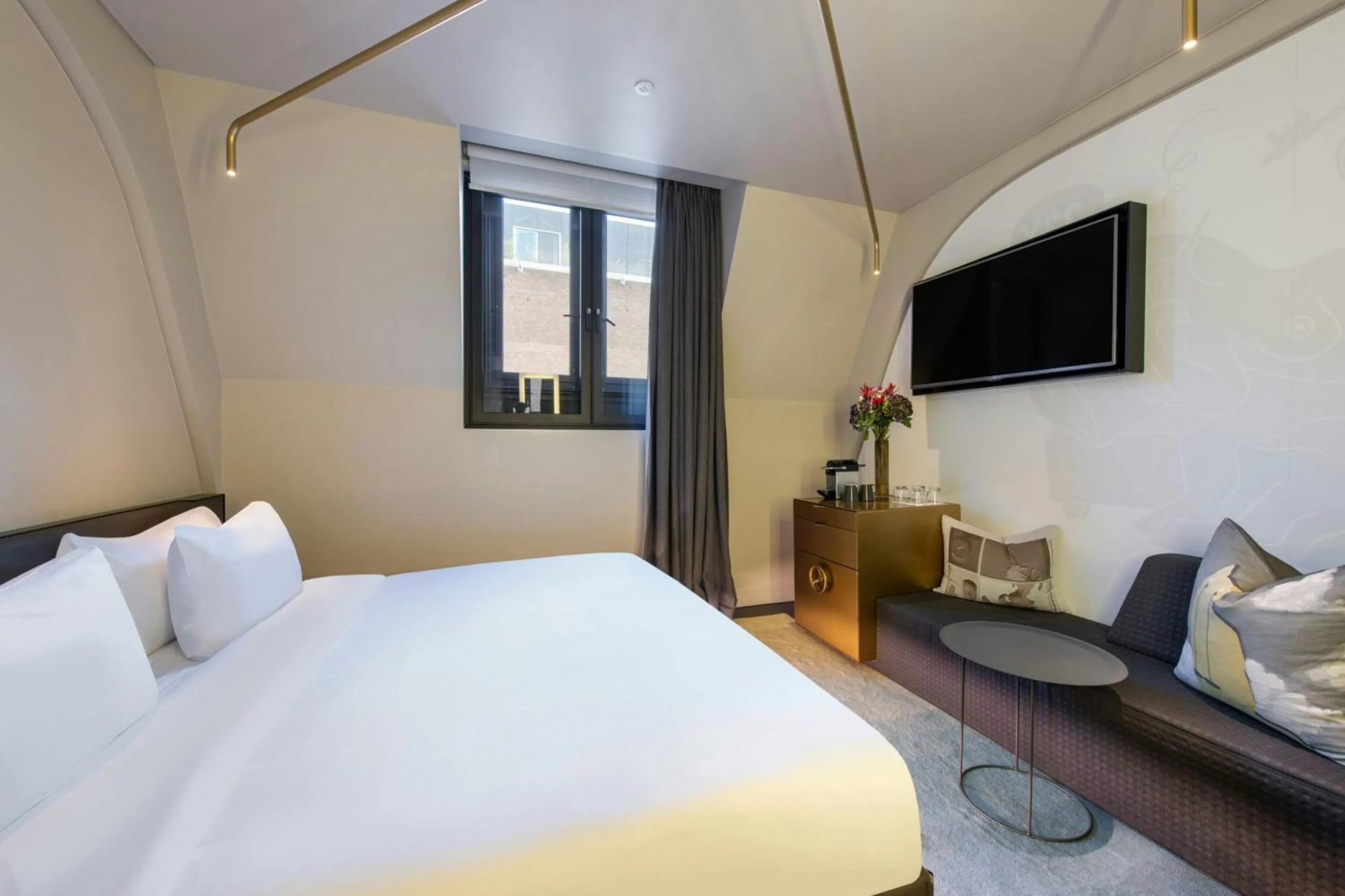 Photo of the whole room, Bed in W Amsterdam