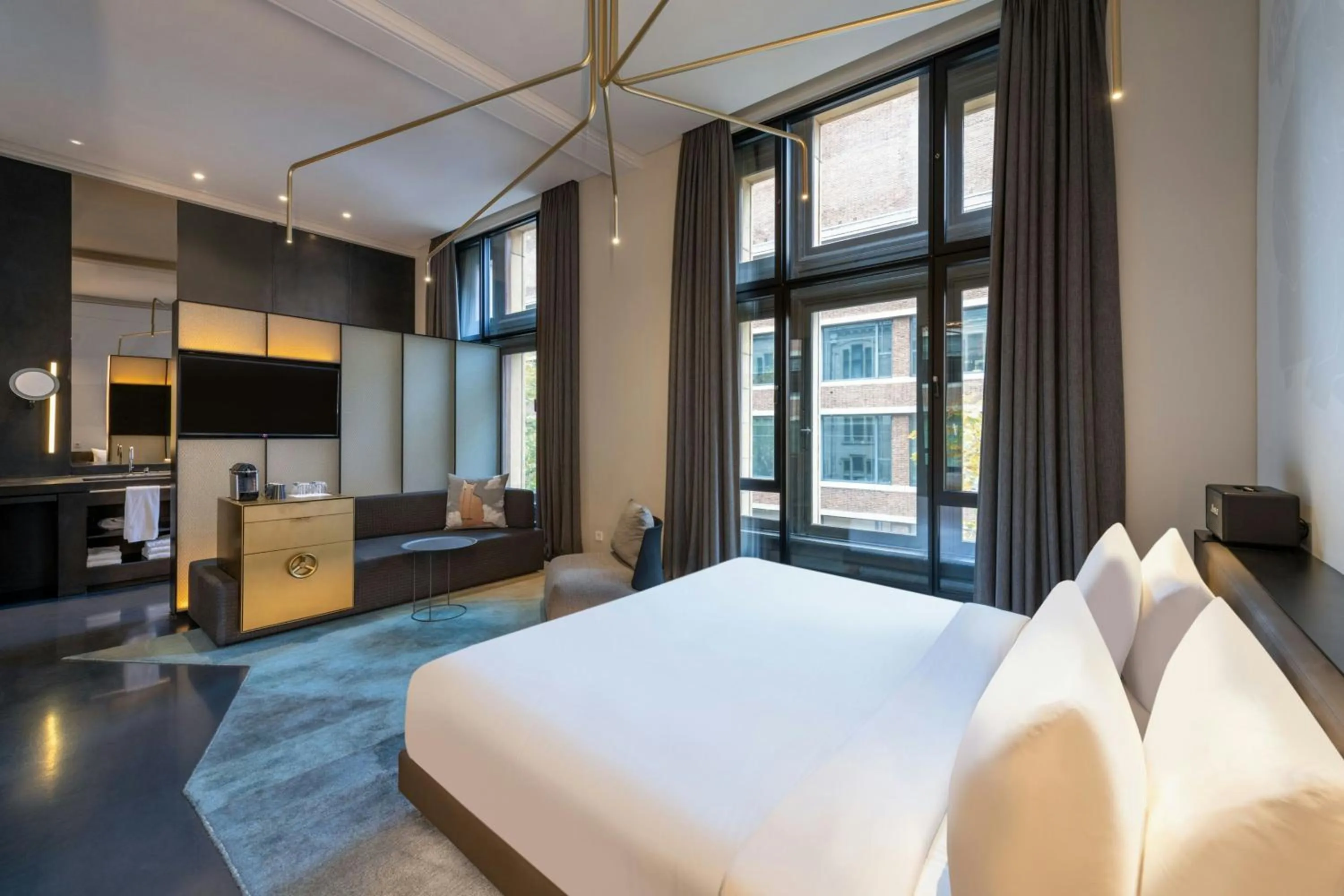 Photo of the whole room, Bed in W Amsterdam