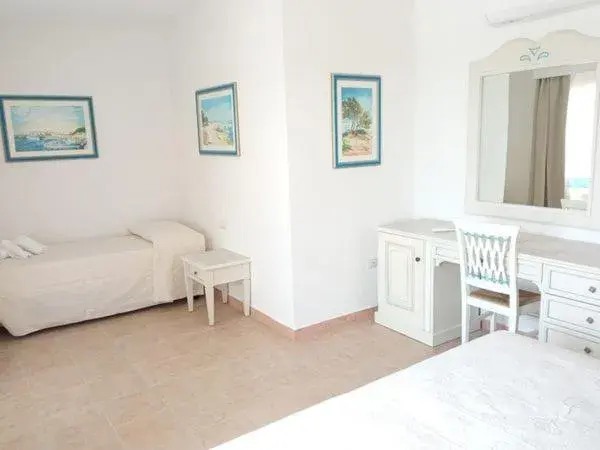 Standard Family Room - single occupancy in Hotel Genna 'e Masoni Standard Family Room - single occupancy in Hotel Genna 'e Masoni