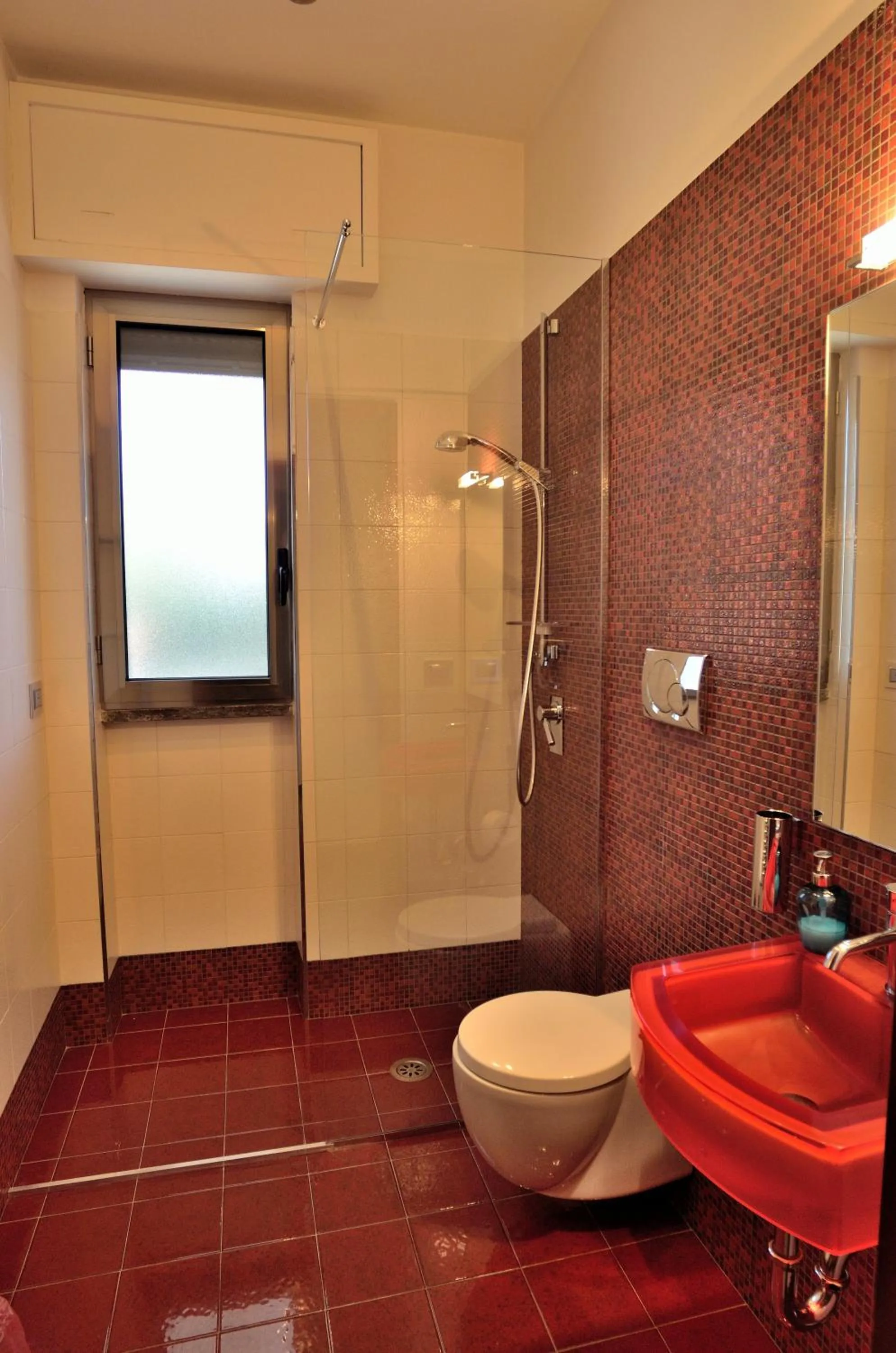 Bathroom in Bed and Breakfast La Villa AMBIENTI SANIFICATI CON GENERATORE DI OZONO