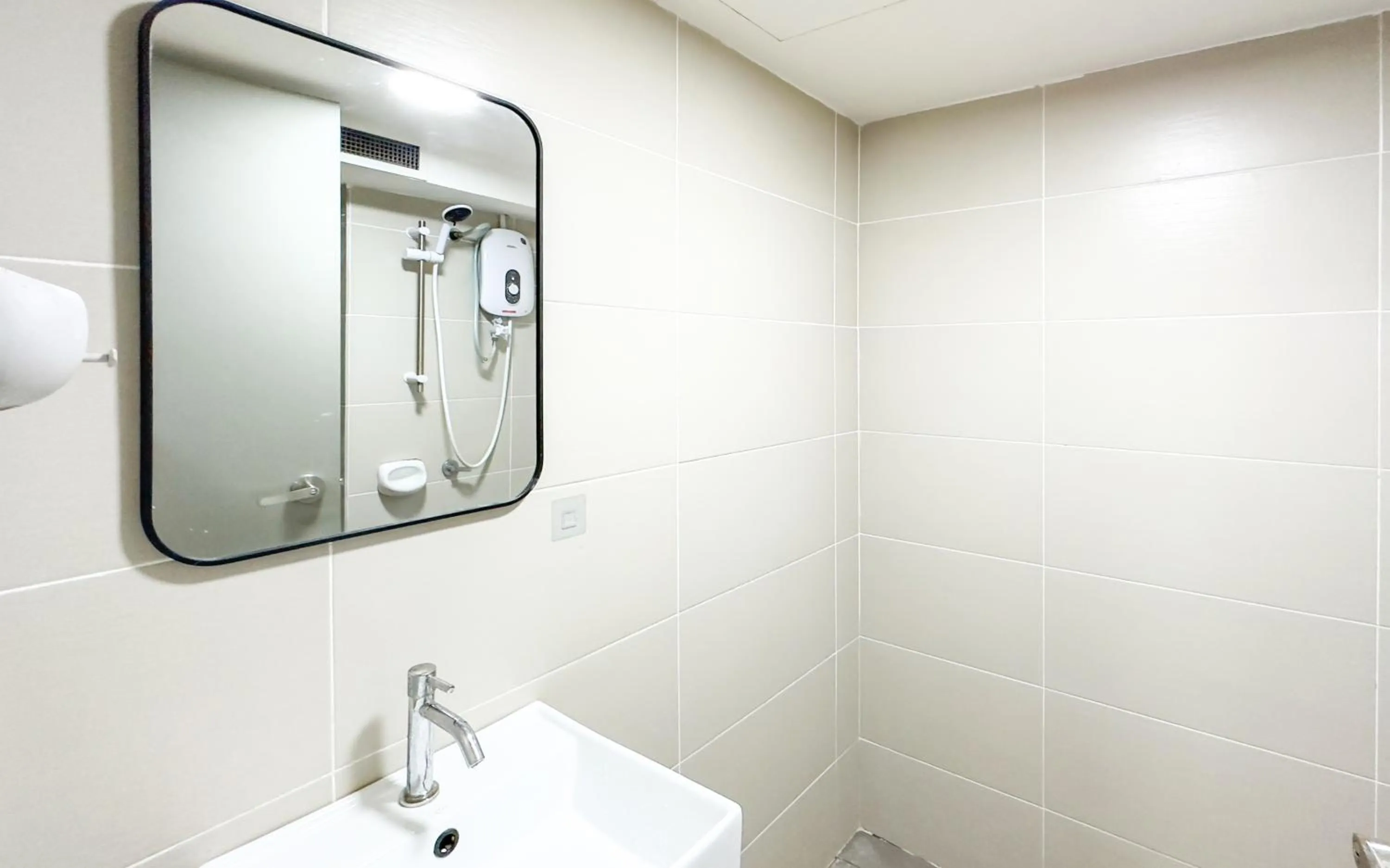 Shower in Pinnacle Kelana Jaya by Airhost