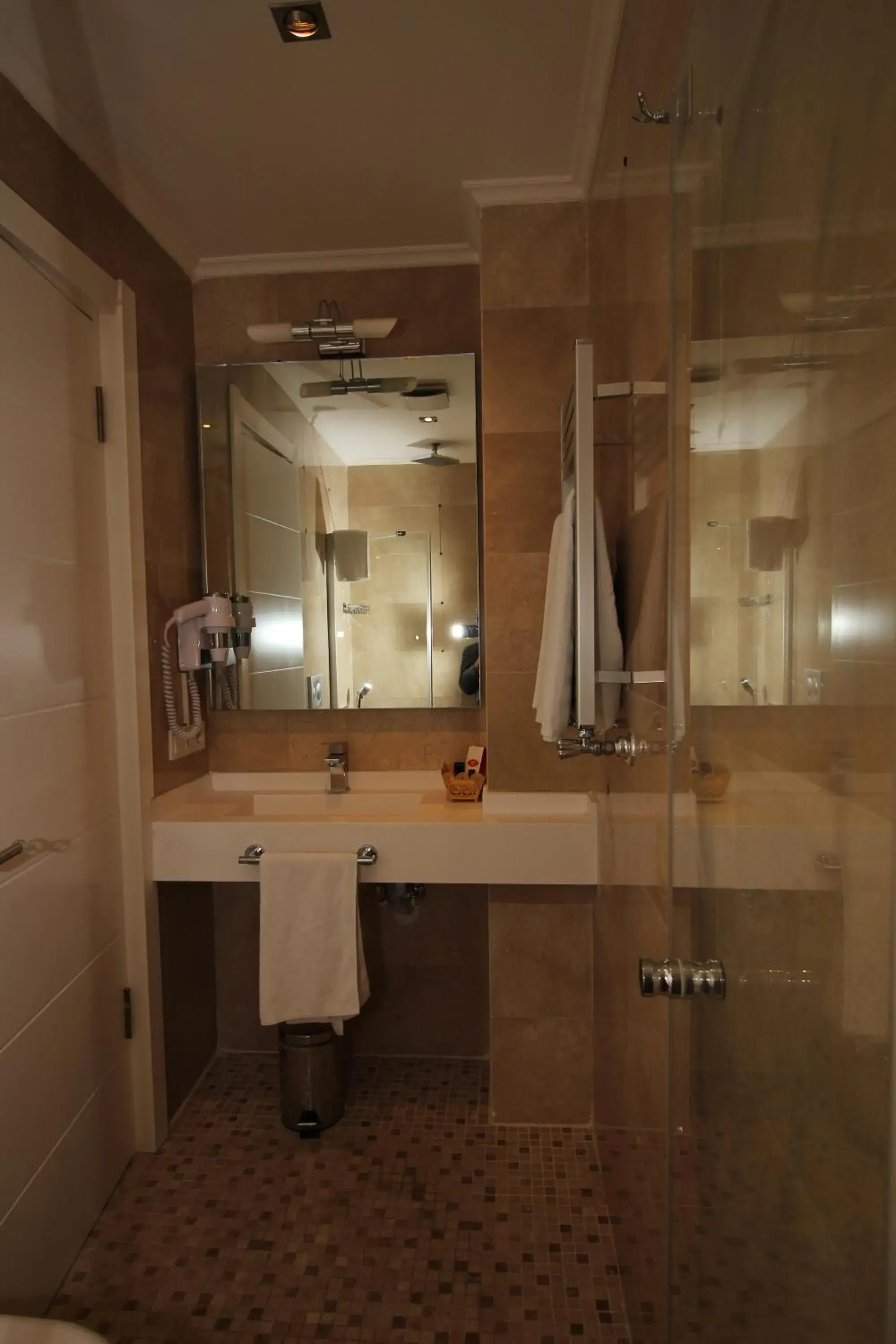 Deluxe Triple Room in Le Marde Hotel Deluxe Triple Room in Le Marde Hotel