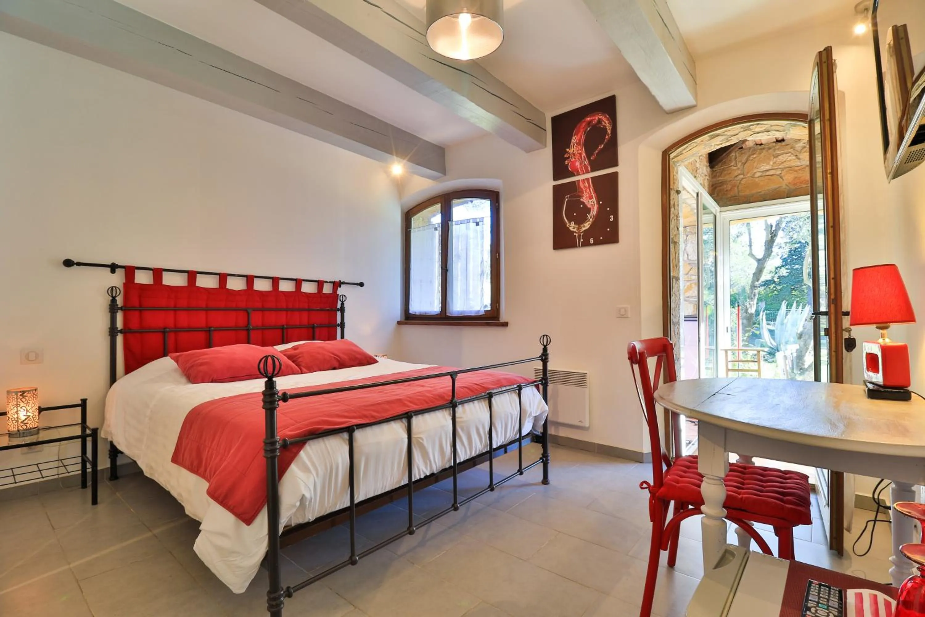 Photo of the whole room, Bed in Bastide de l'Ovalie