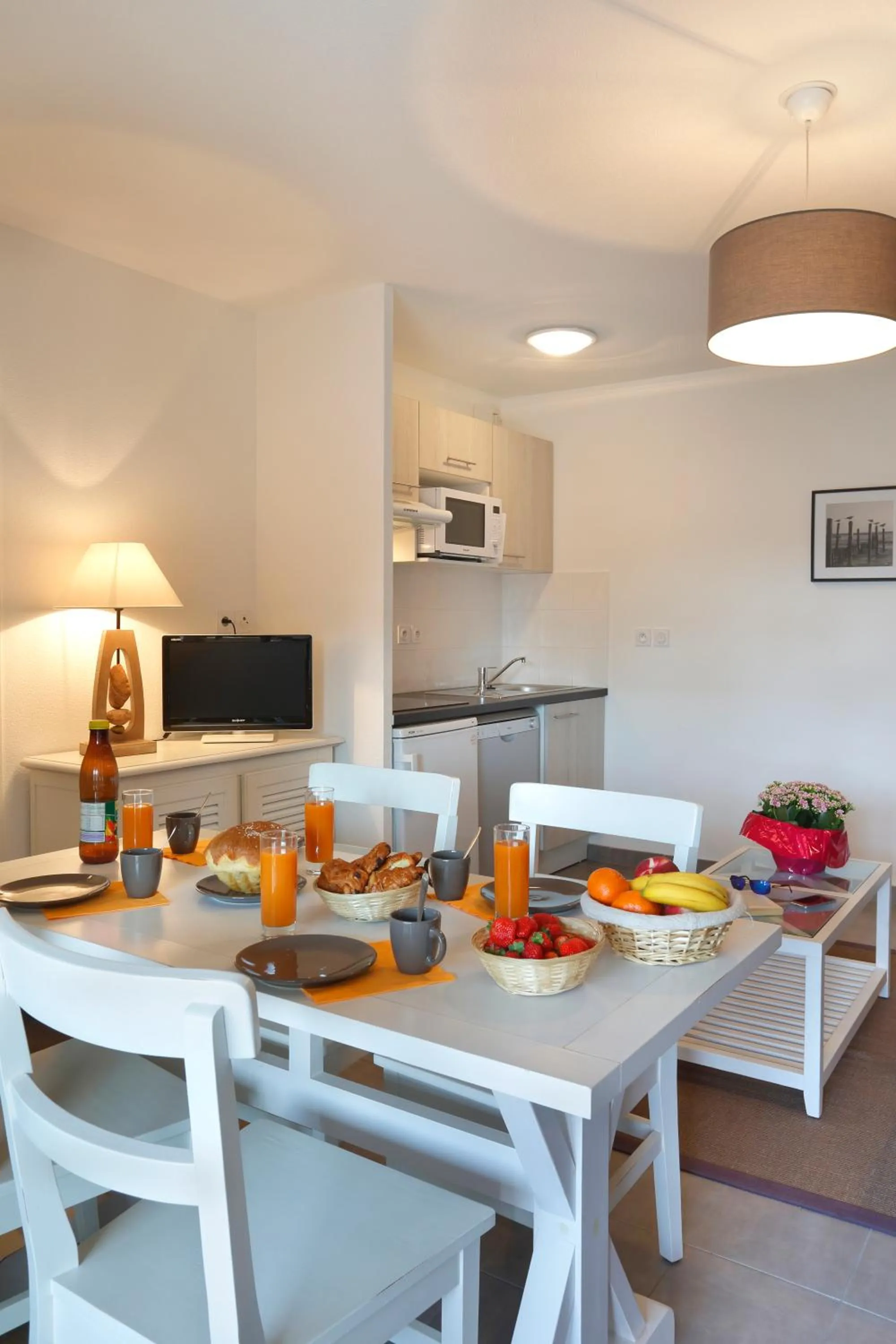 Kitchen or kitchenette in Résidence Néméa le Domaine des Dunes