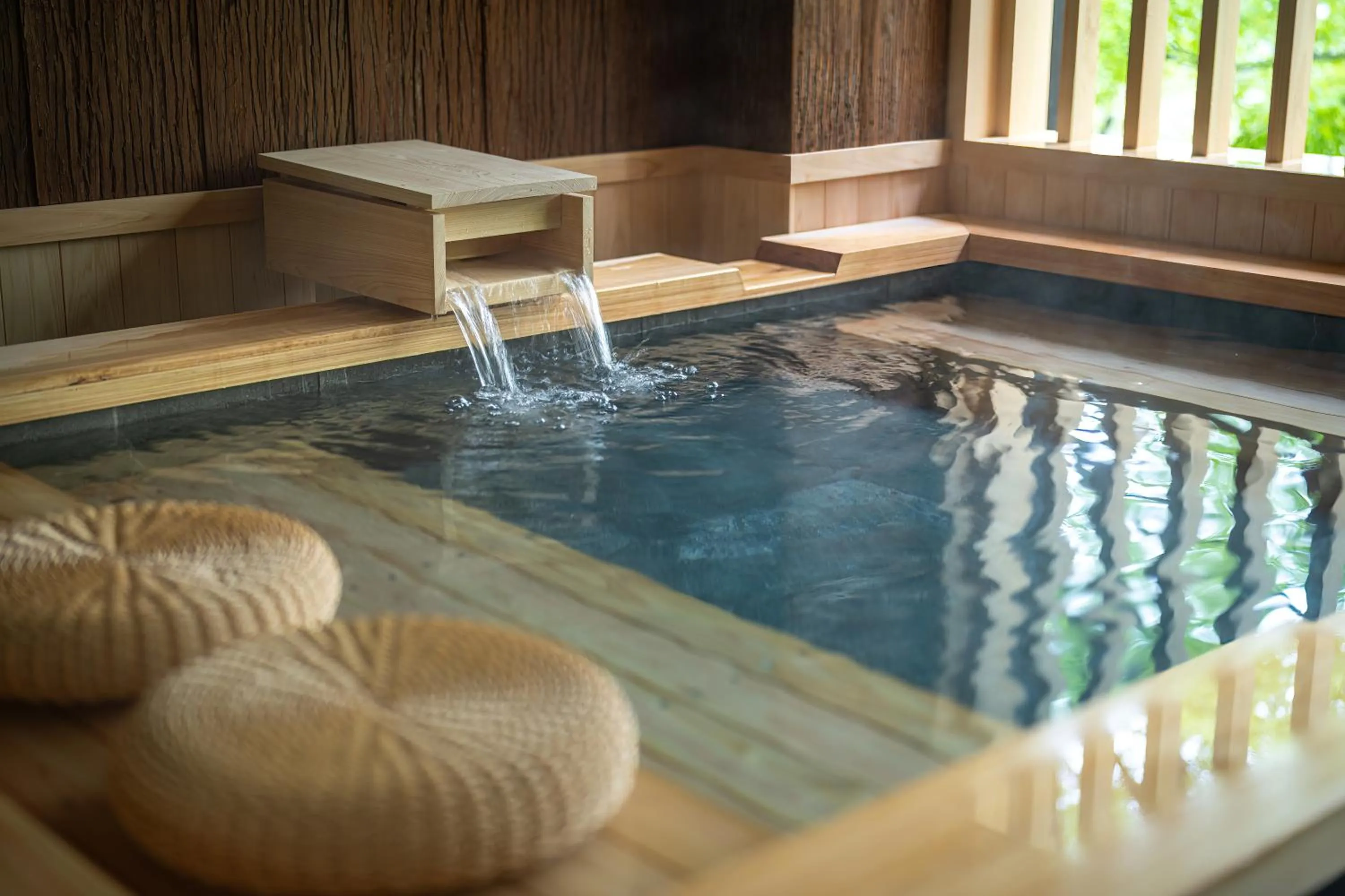 Hot Spring Bath in Nazuna Hakone Miyanosita