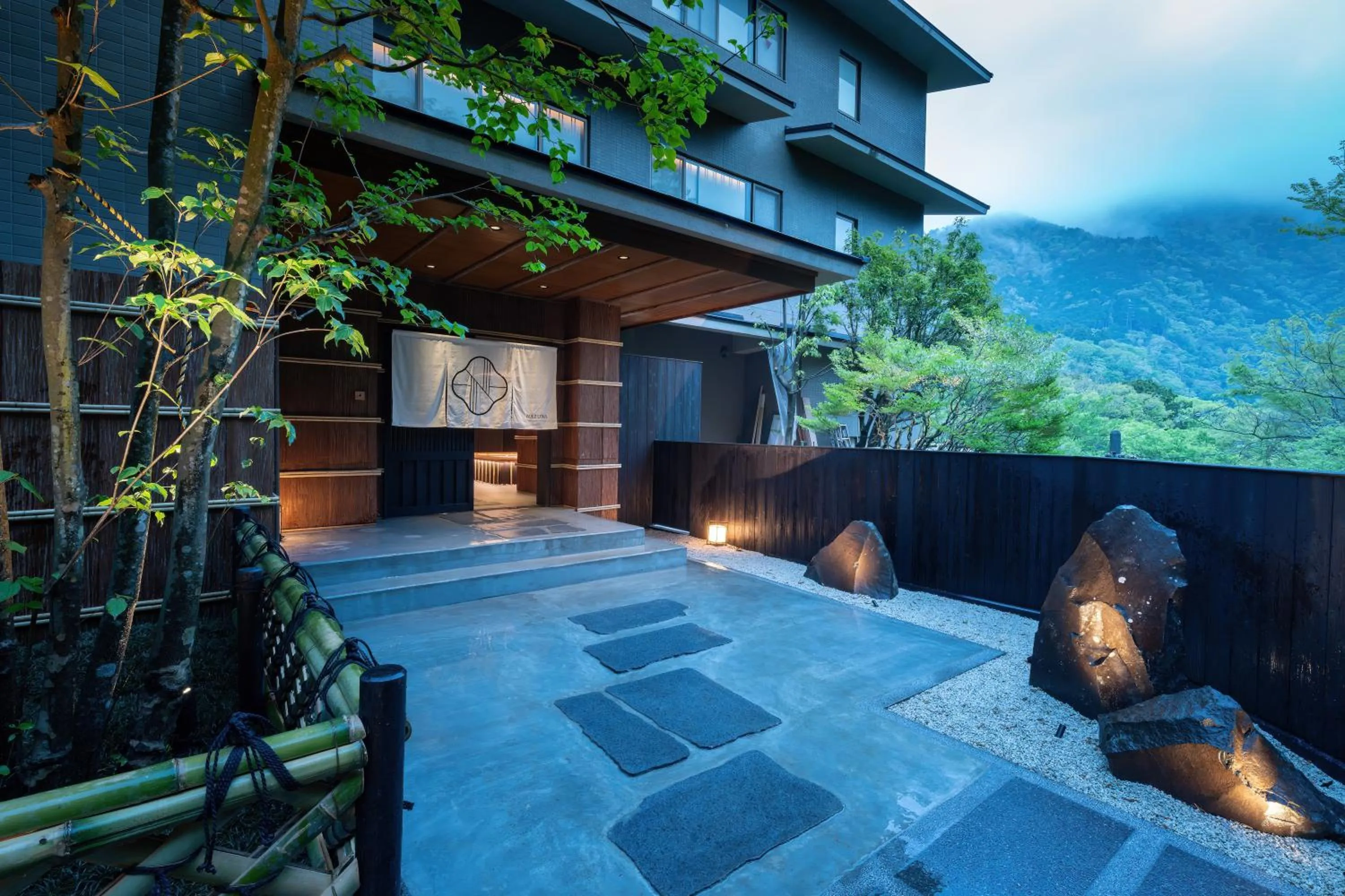 Property building in Nazuna Hakone Miyanosita