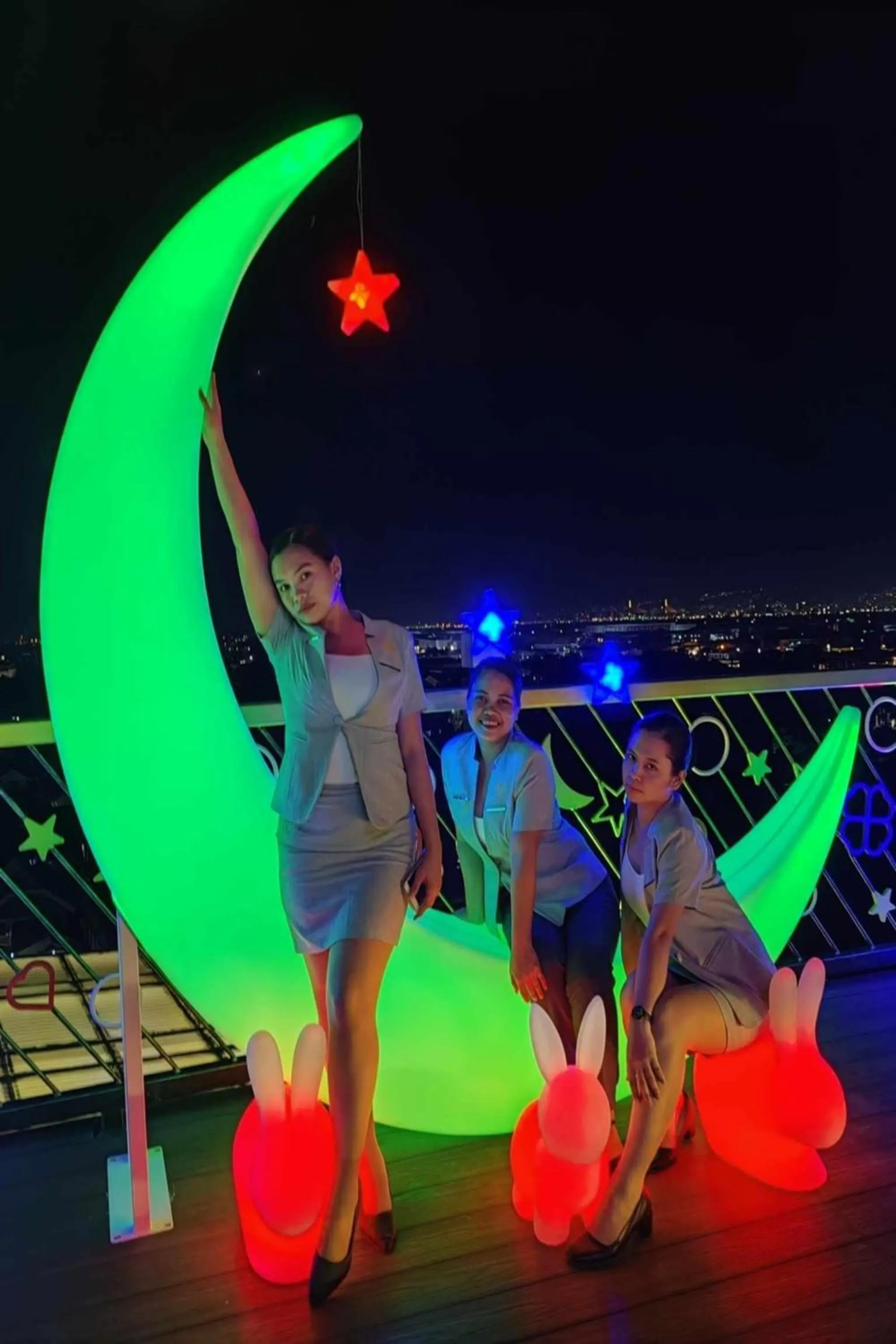 group of guests in Mactan Grand Golden Hotel near Airport