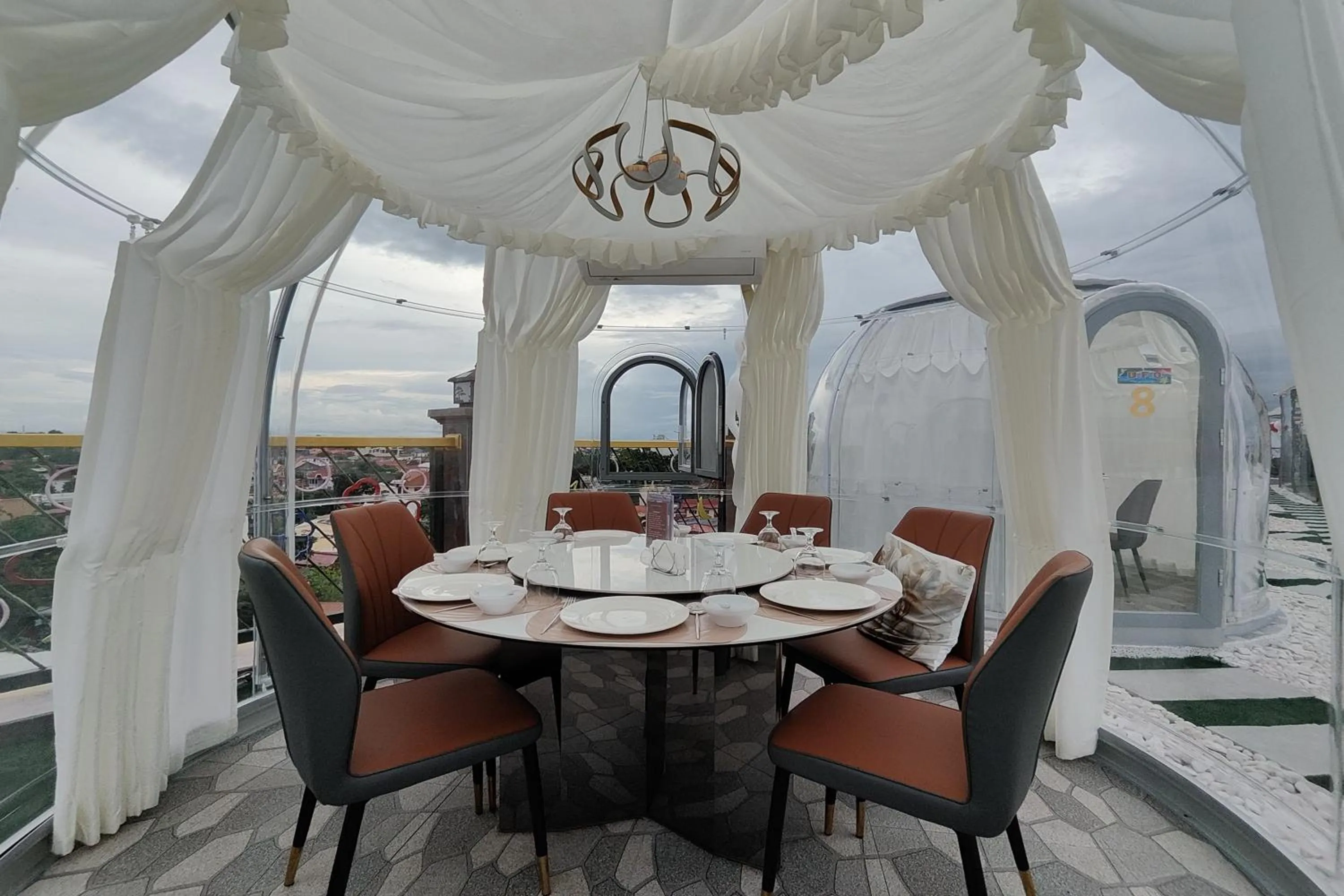 Lounge or bar in Mactan Grand Golden Hotel near Airport