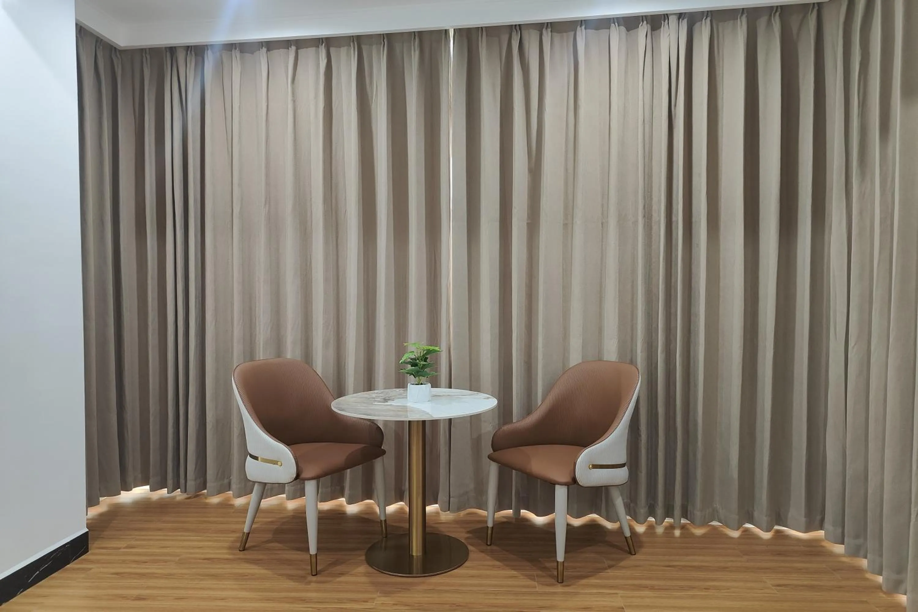 Living room in Mactan Grand Golden Hotel near Airport