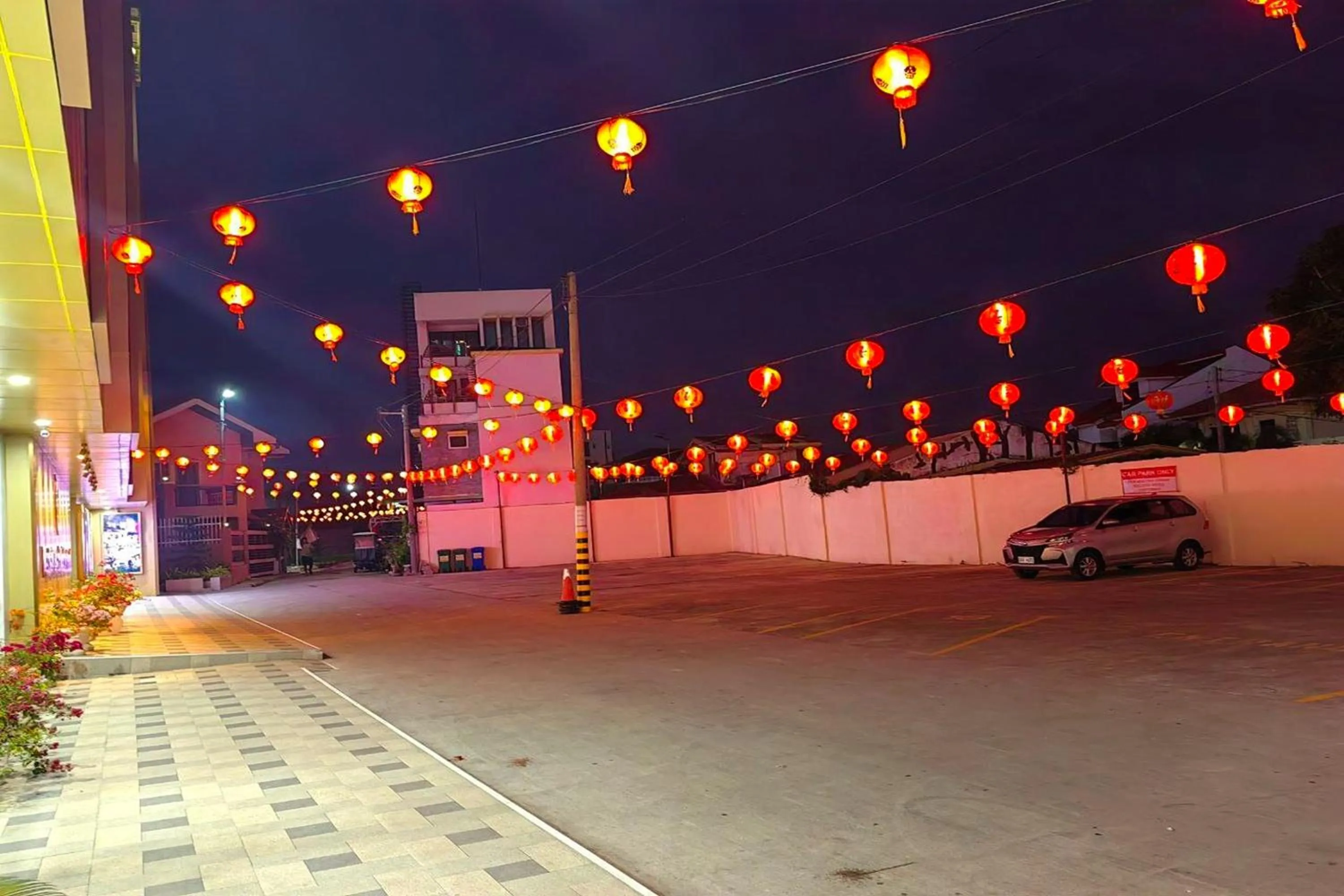 Parking in Mactan Grand Golden Hotel near Airport