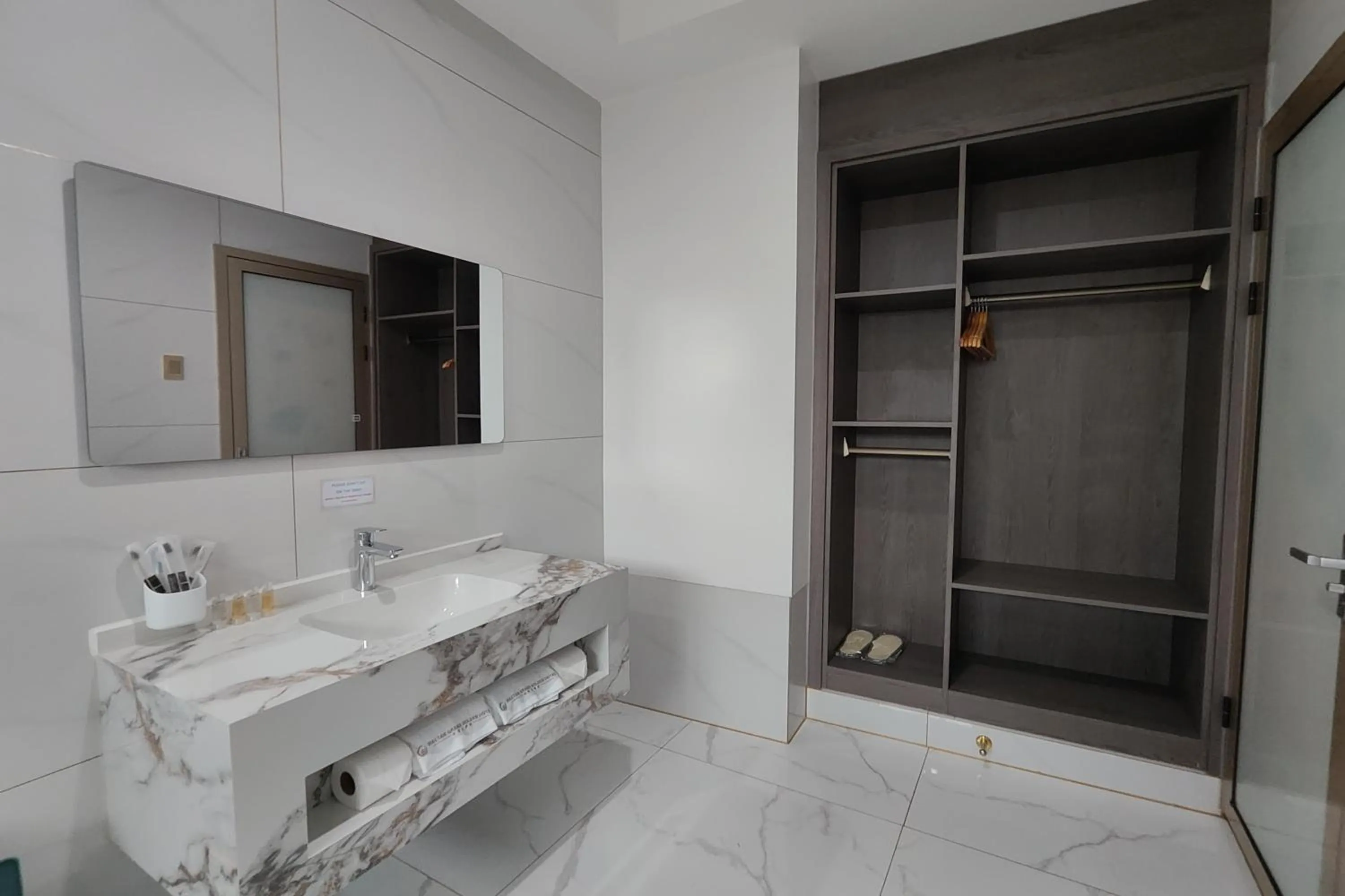 Bathroom in Mactan Grand Golden Hotel near Airport