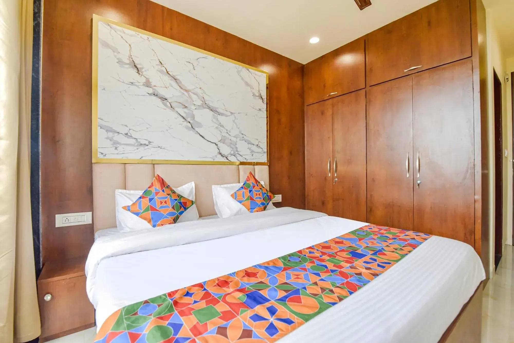 Superior Double Room in FabHotel Blooming Beds Pearl Superior Double Room in FabHotel Blooming Beds Pearl