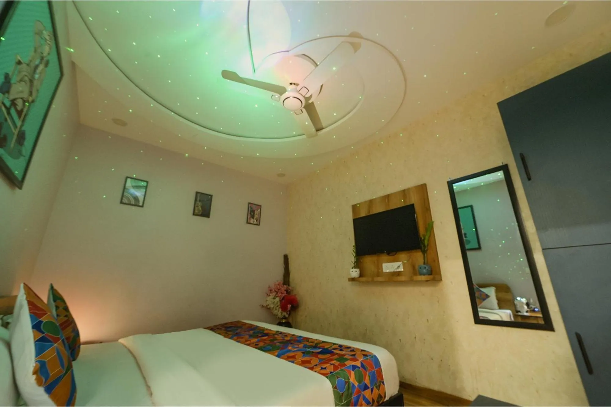 Bed in FabHotel Blooming Beds Pearl