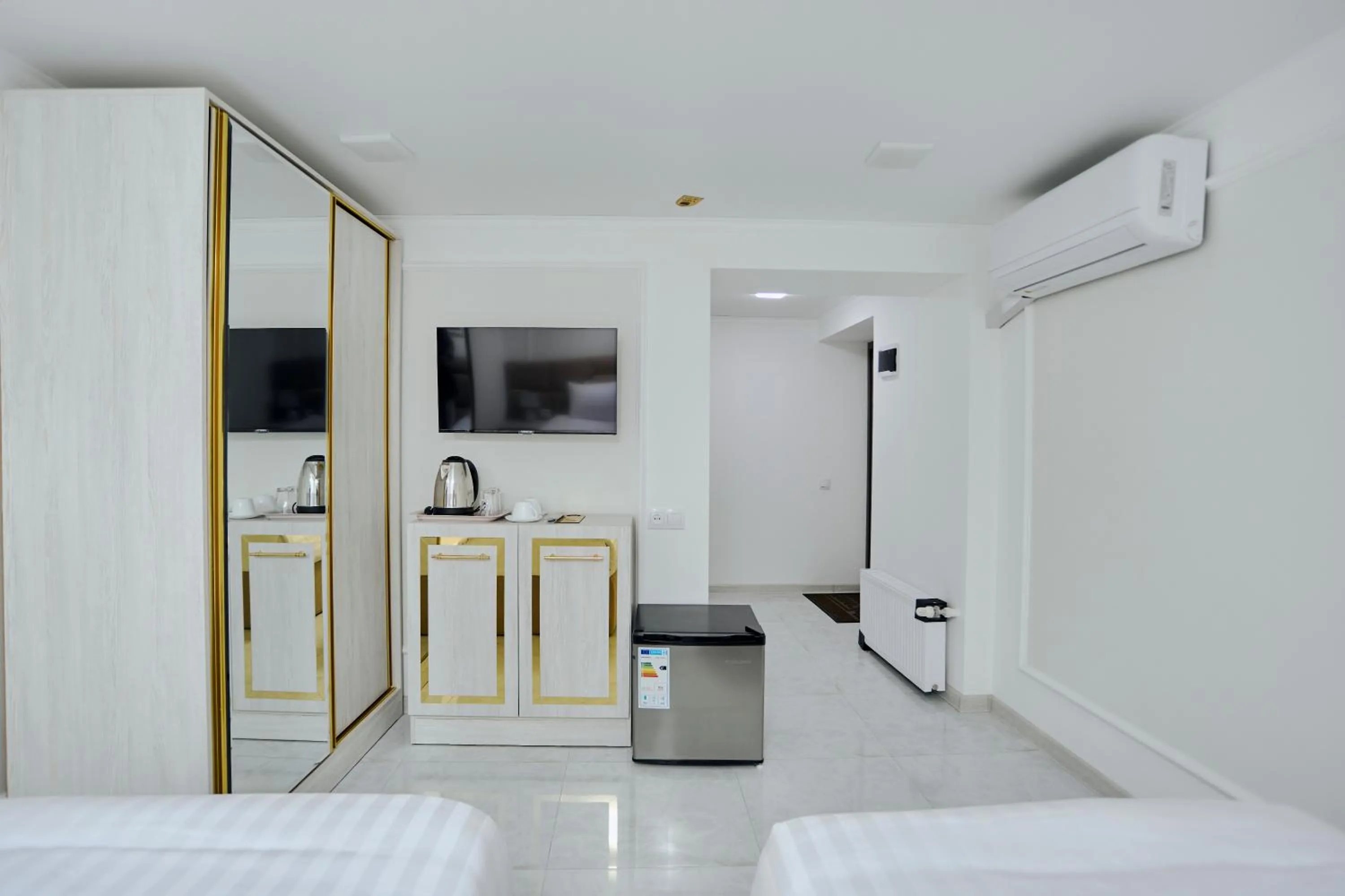 TV and multimedia in Registan Gold