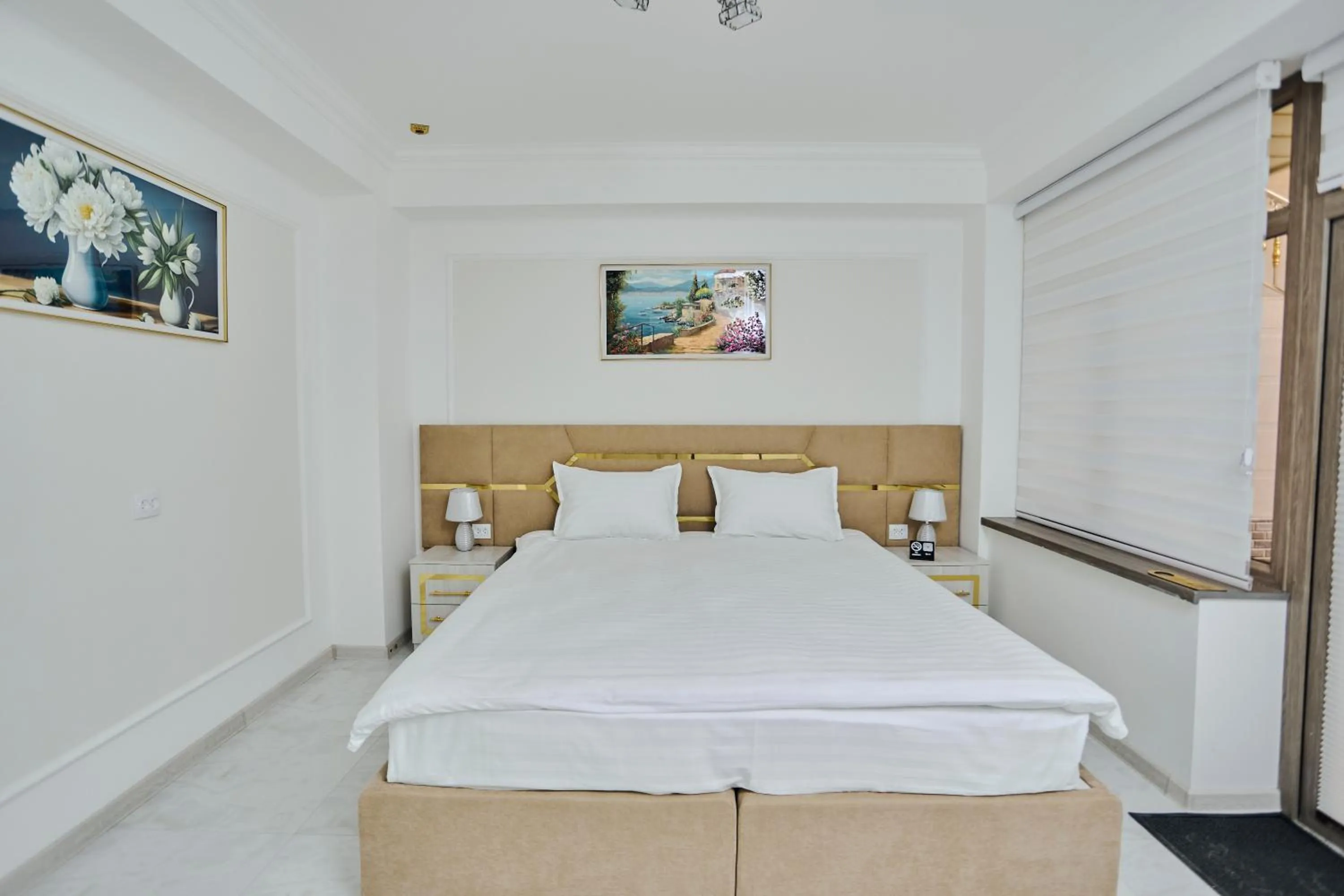 Bed in Registan Gold