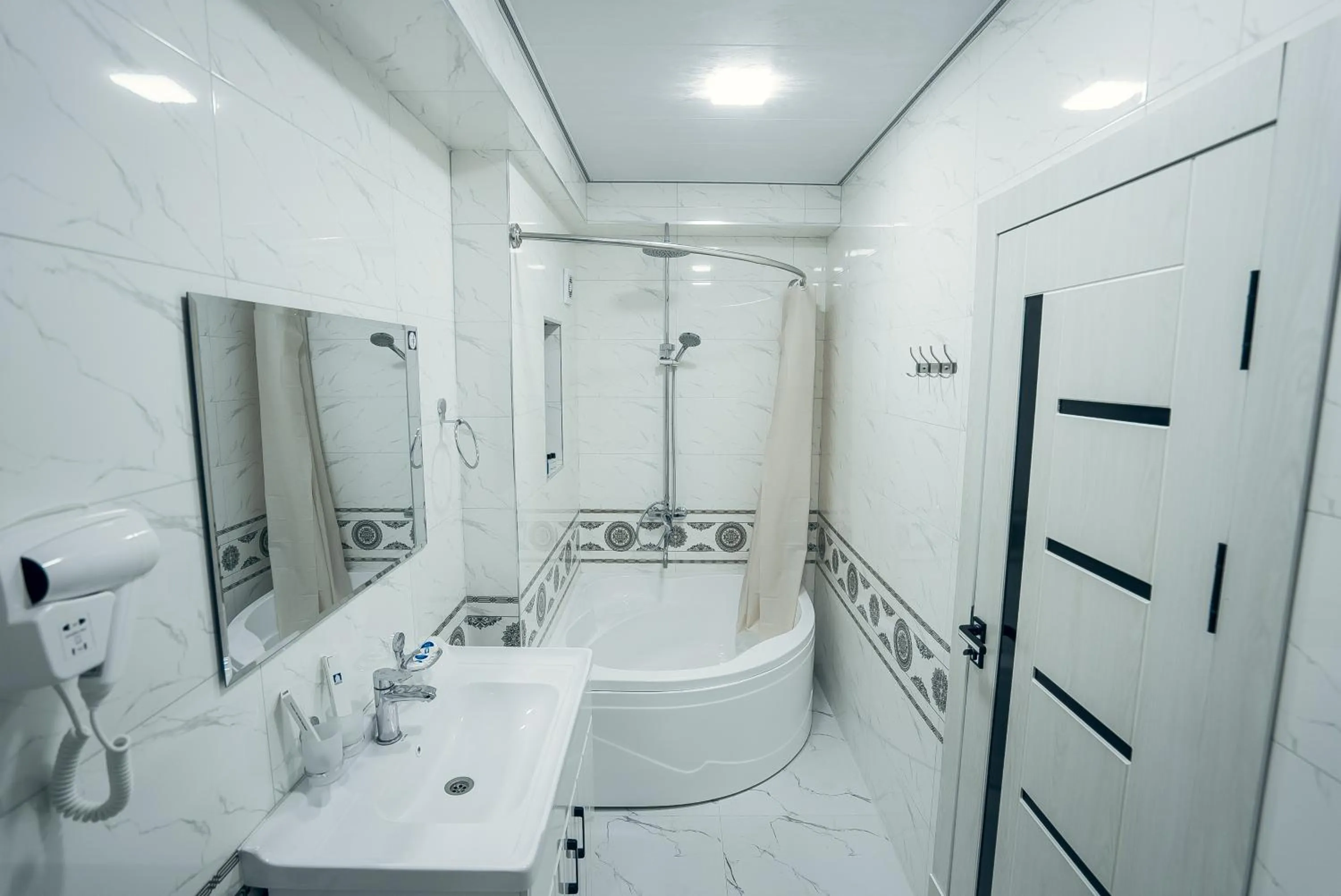 Bath in Registan Gold