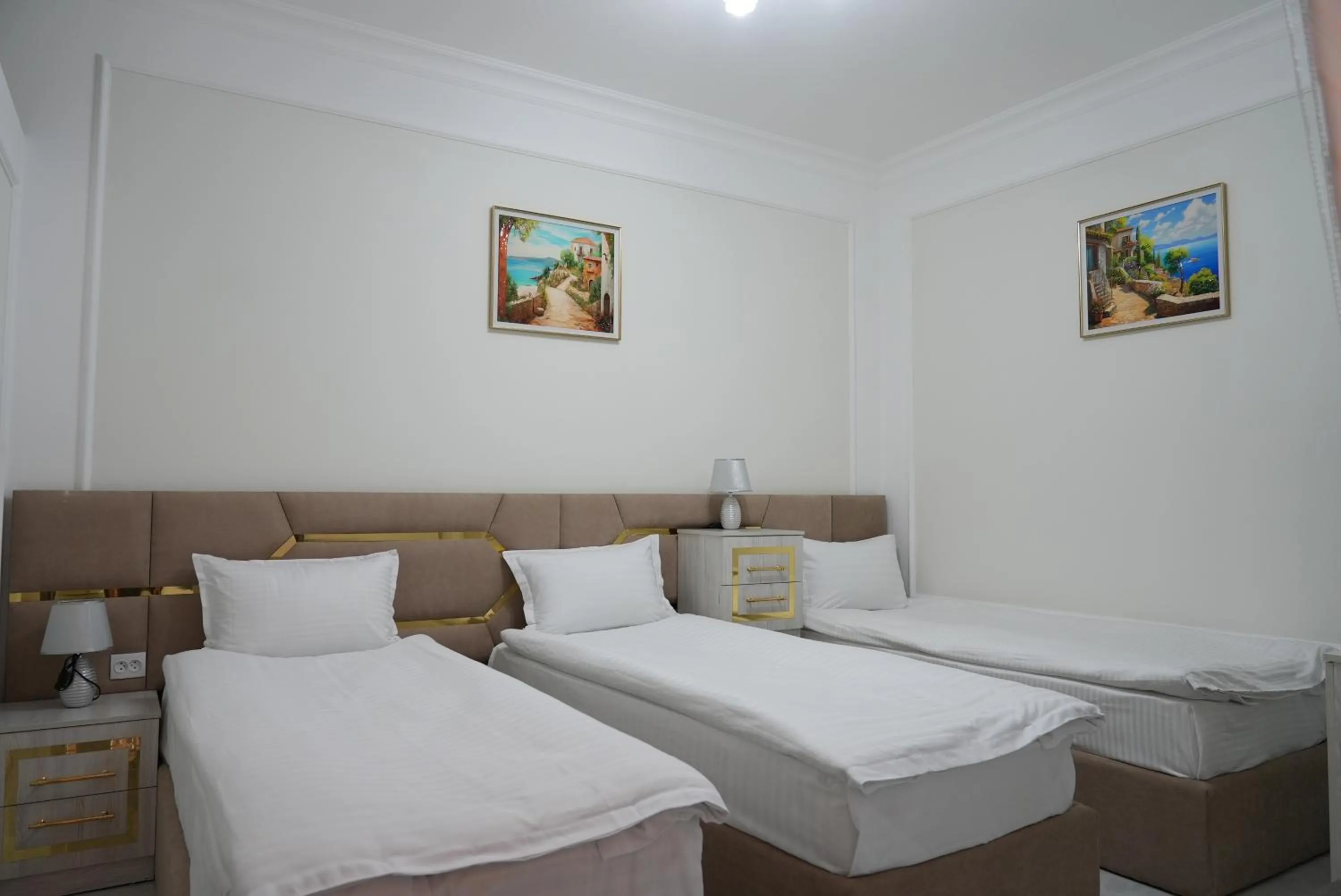 Bed in Registan Gold