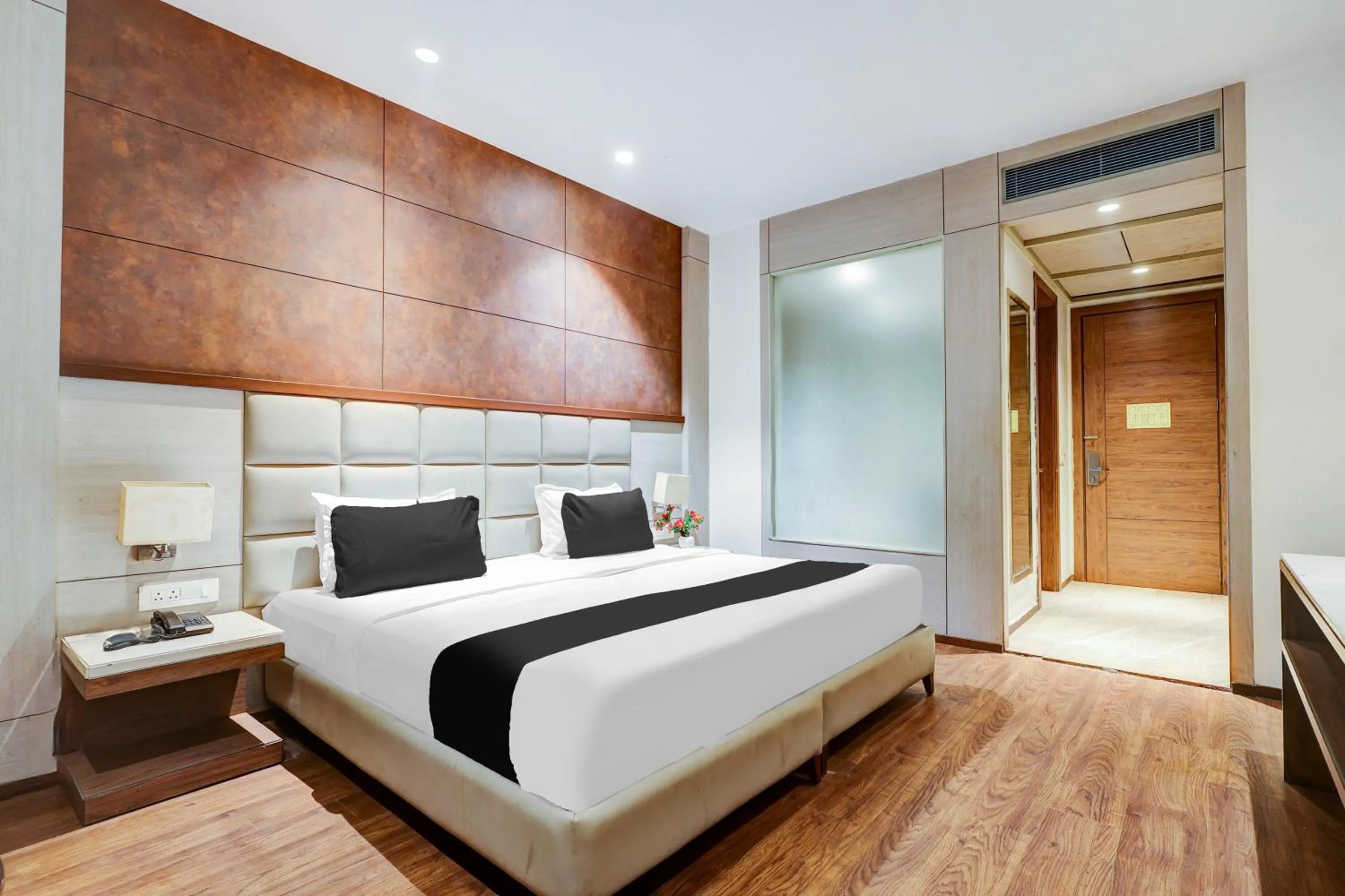 Classic Triple Room - single occupancy in Townhouse Chhatarpur Near Metro Park