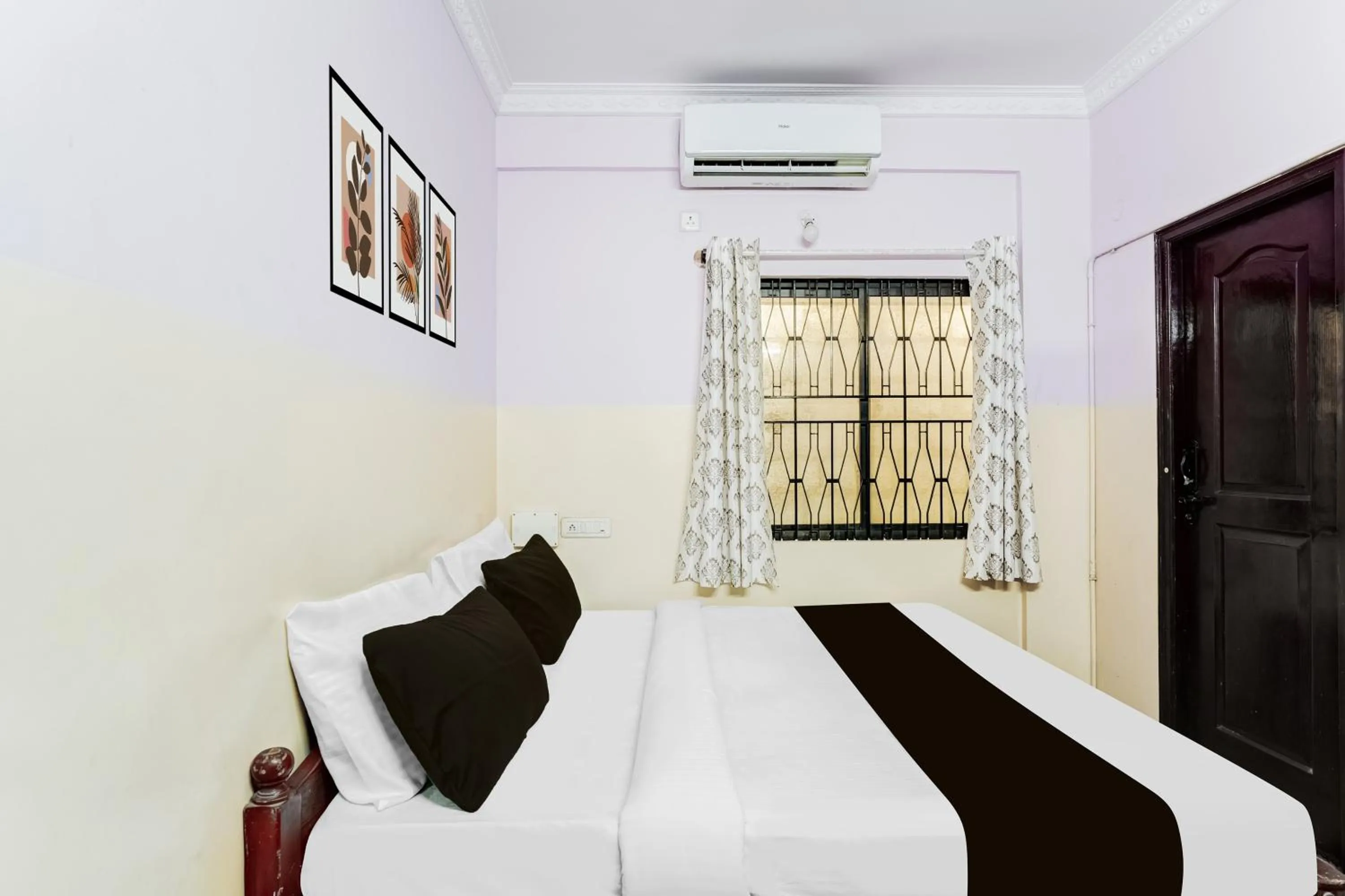 Bedroom in Super Collection O Yeshwantpur Formerly Sunder Nivas