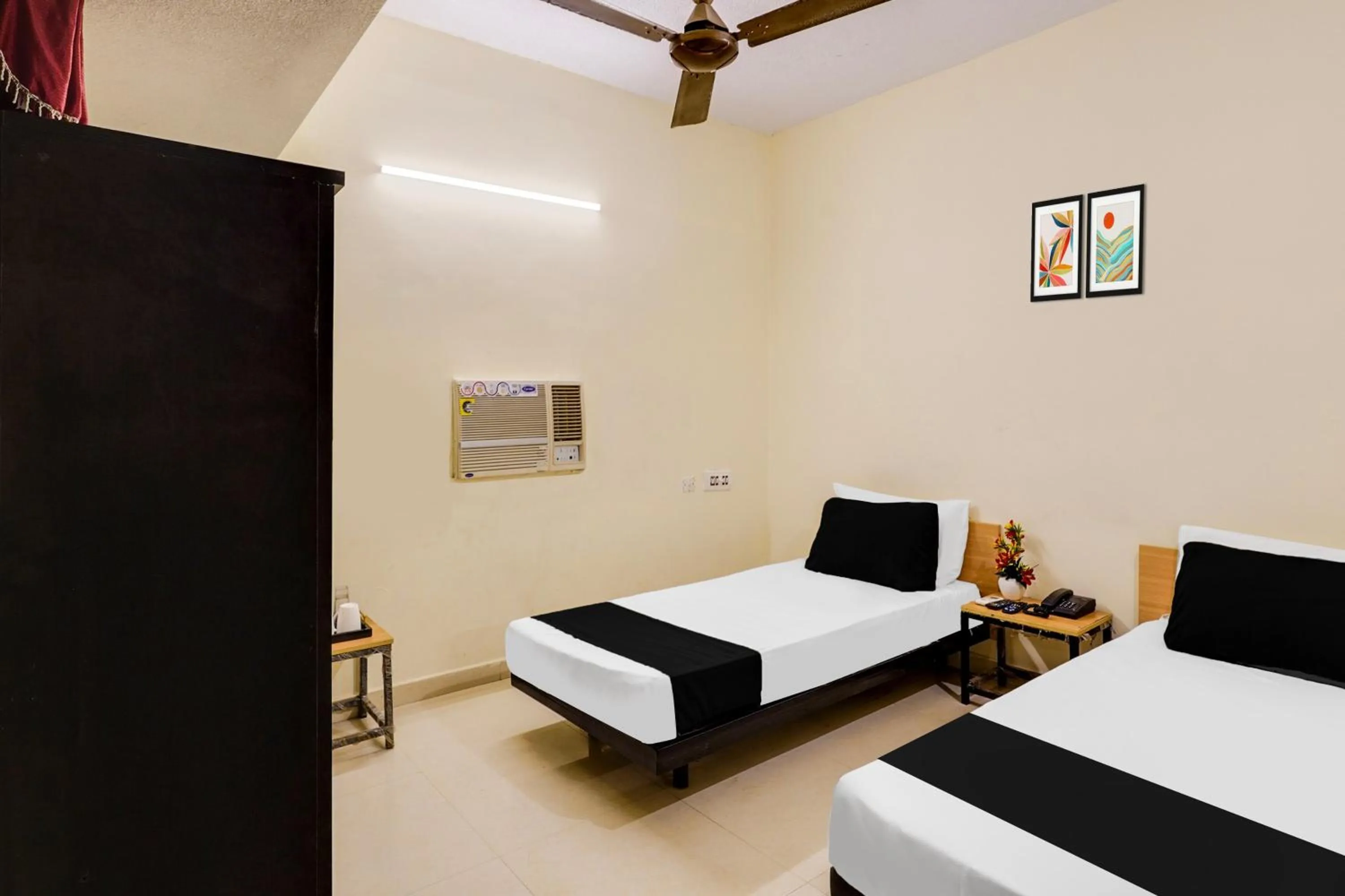 Bedroom, Bed in Super Hotel O ECR Chennai Kanathur