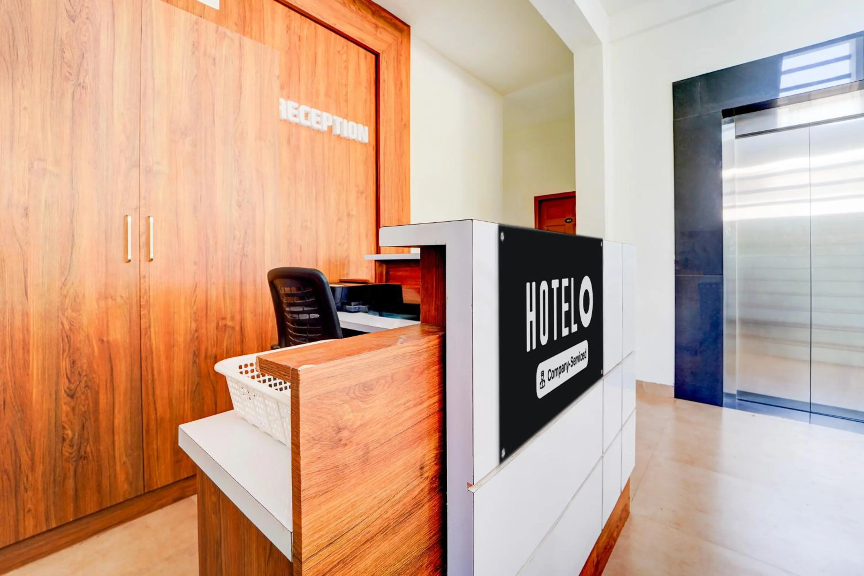 Lobby or reception in Super Hotel O North Kalamassery