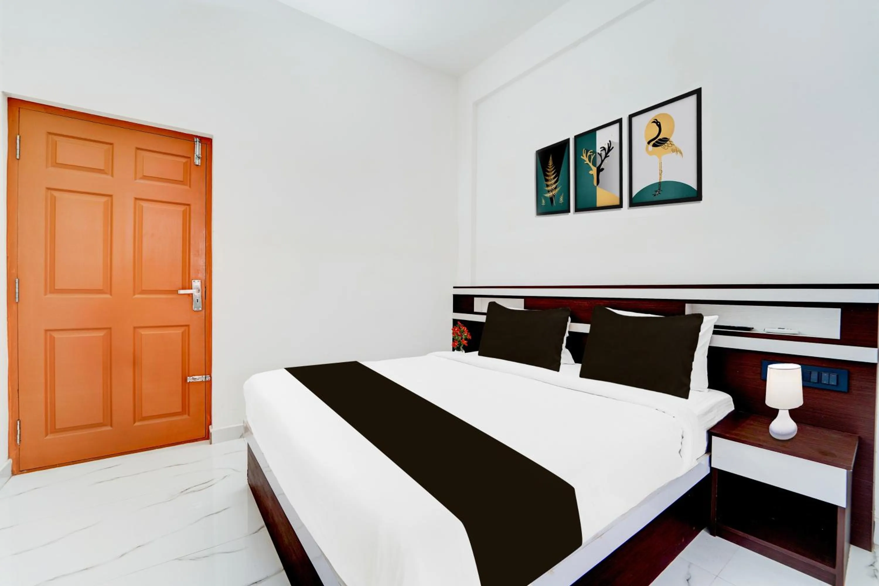 Bedroom, Bed in Super Hotel O North Kalamassery