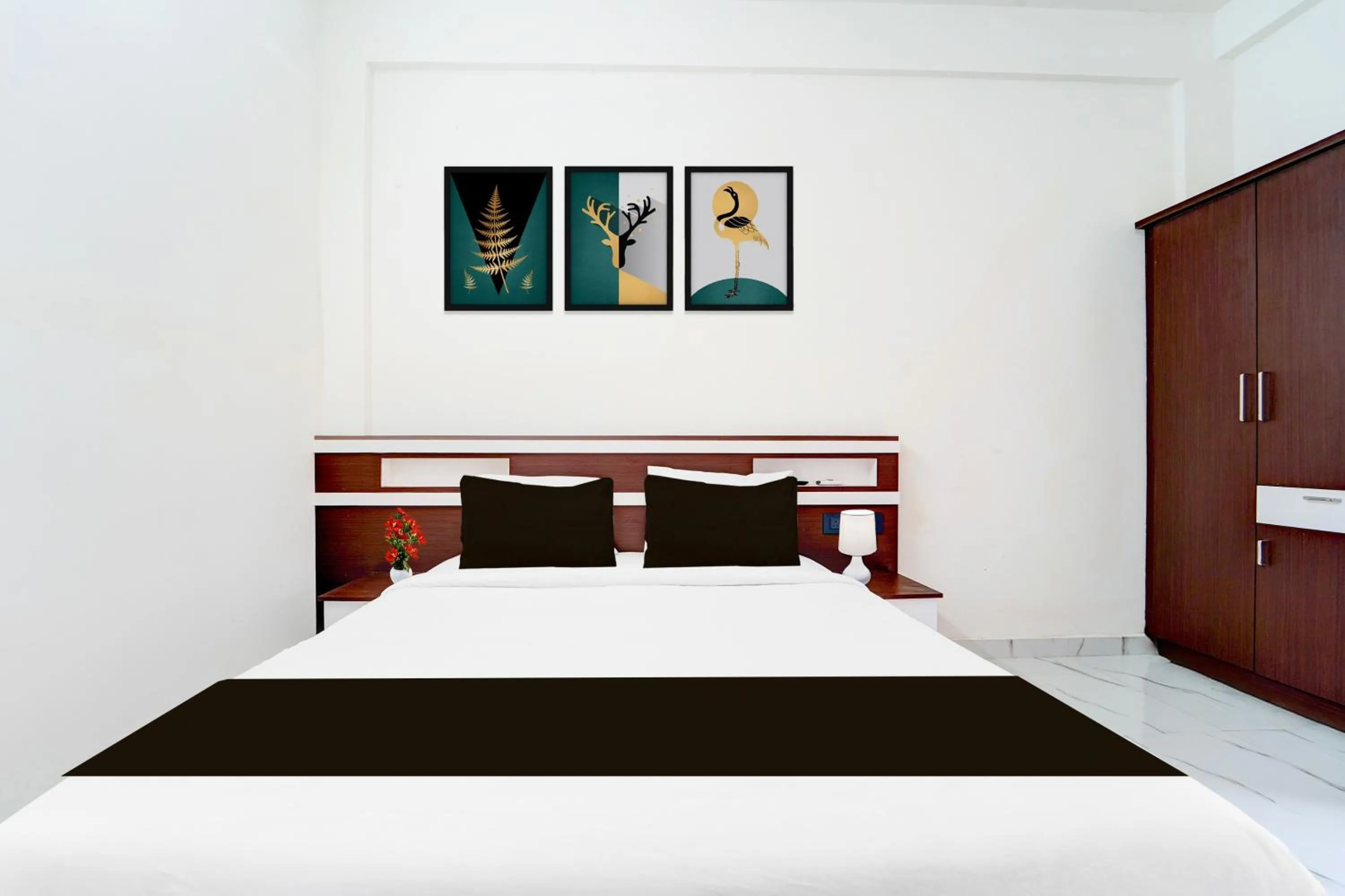 Bedroom, Bed in Super Hotel O North Kalamassery