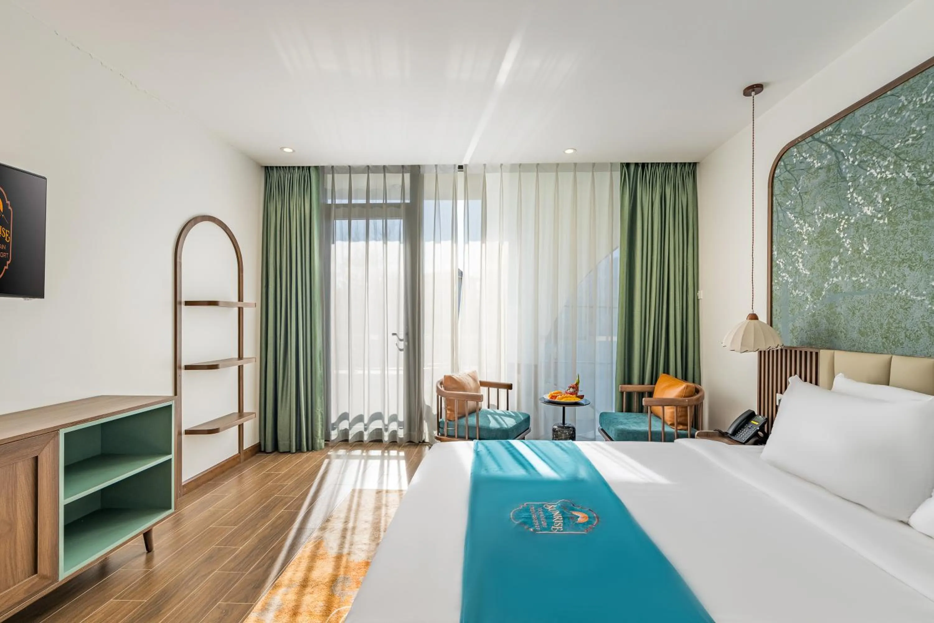 Bed in Sunrise Mountain View Resort