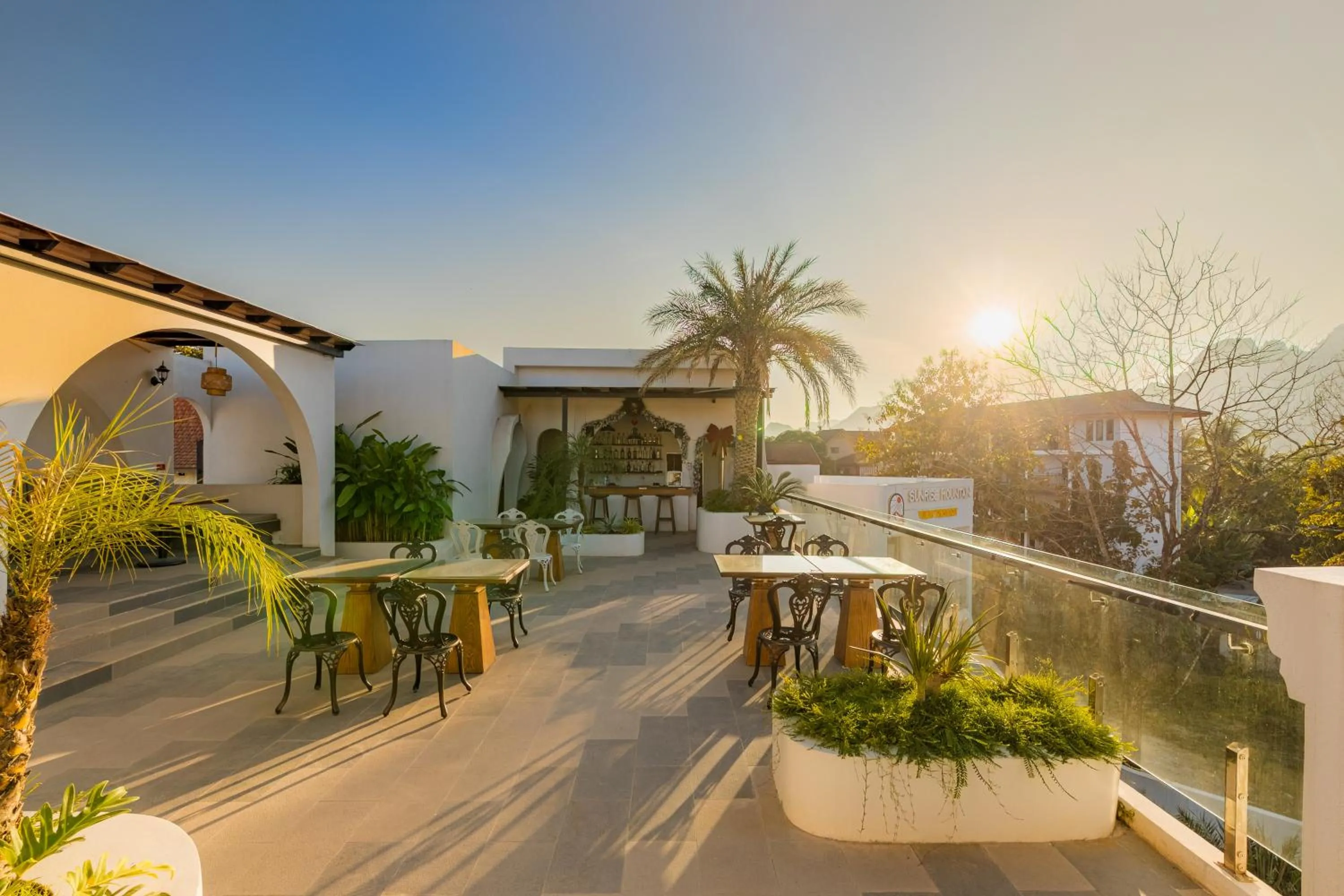 Sunrise Mountain View Resort