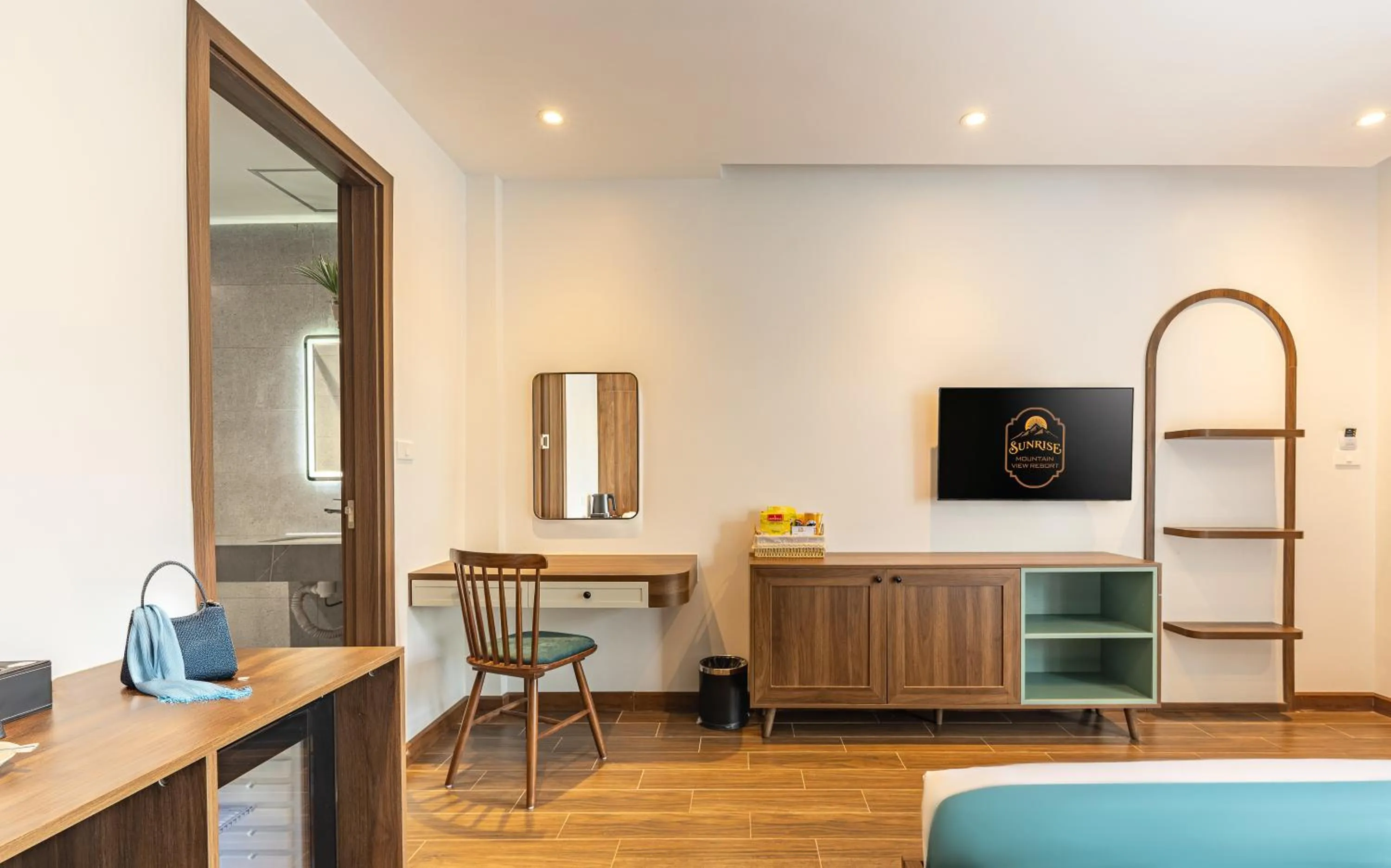 Sunrise Mountain View Resort