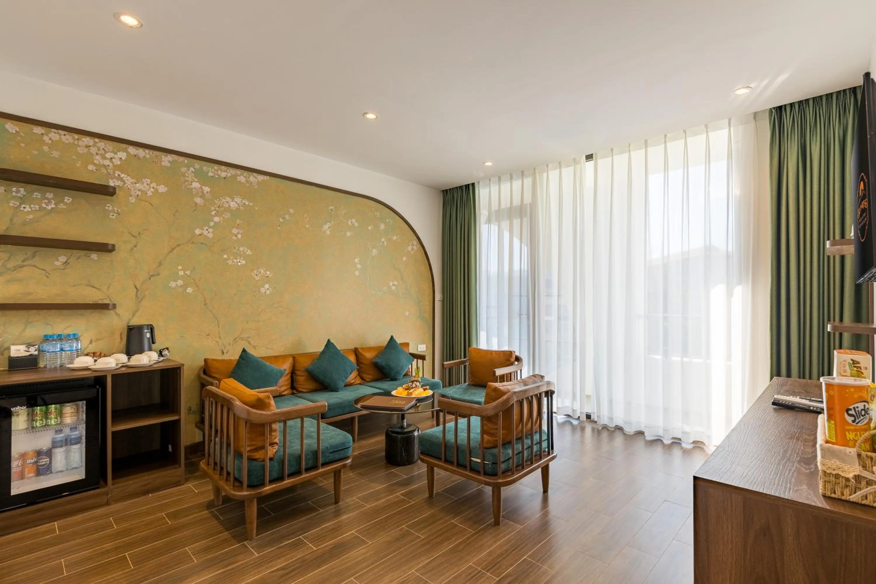 Sunrise Mountain View Resort